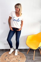 T-shirt blanc brodé "Smile" bleu la boutique de lydie