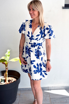 Robe courte blanche fleuri bleu