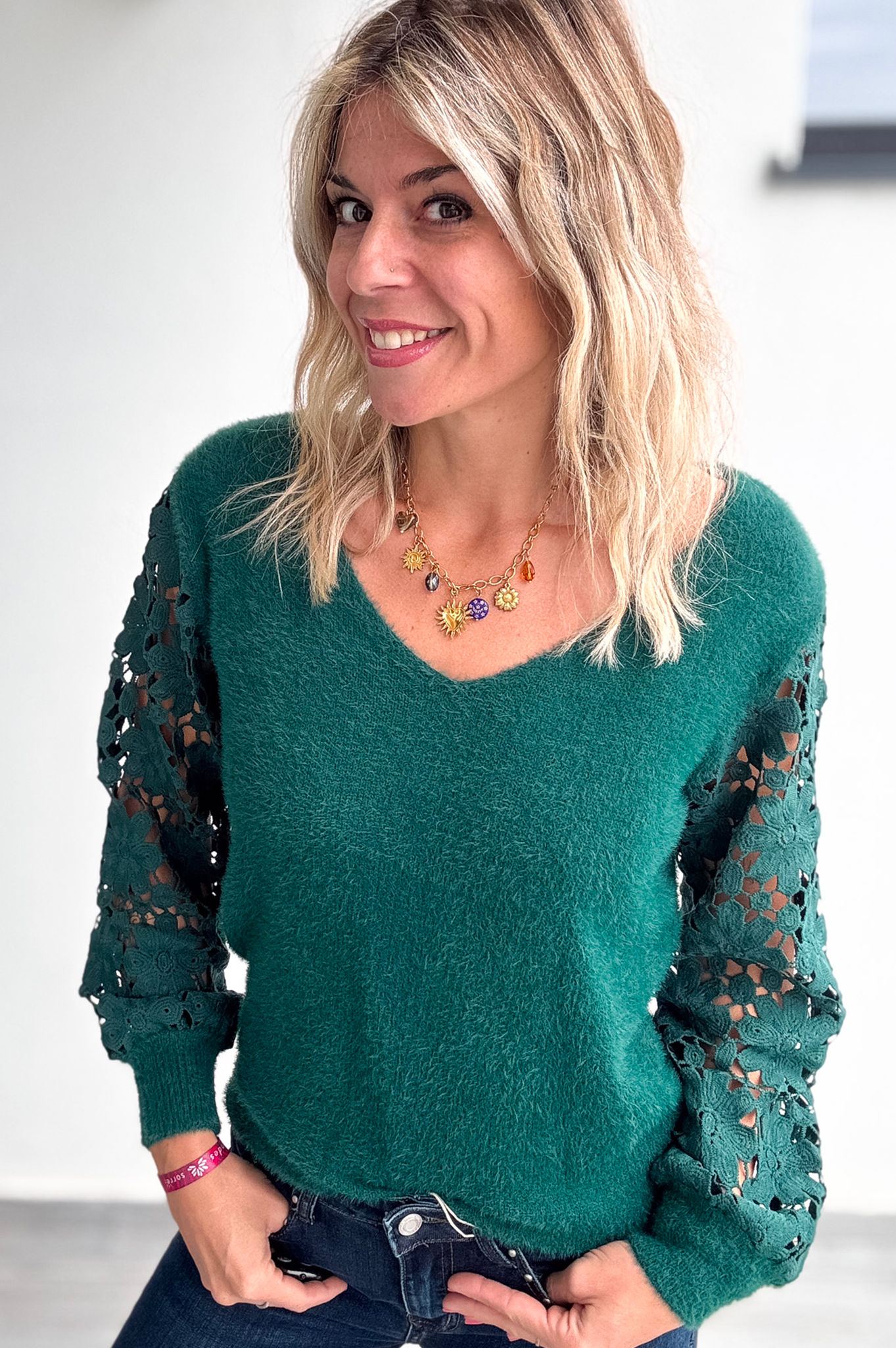 Pull en Maille Douce Vert Sapin - Manches en Dentelle la boutique de lydie