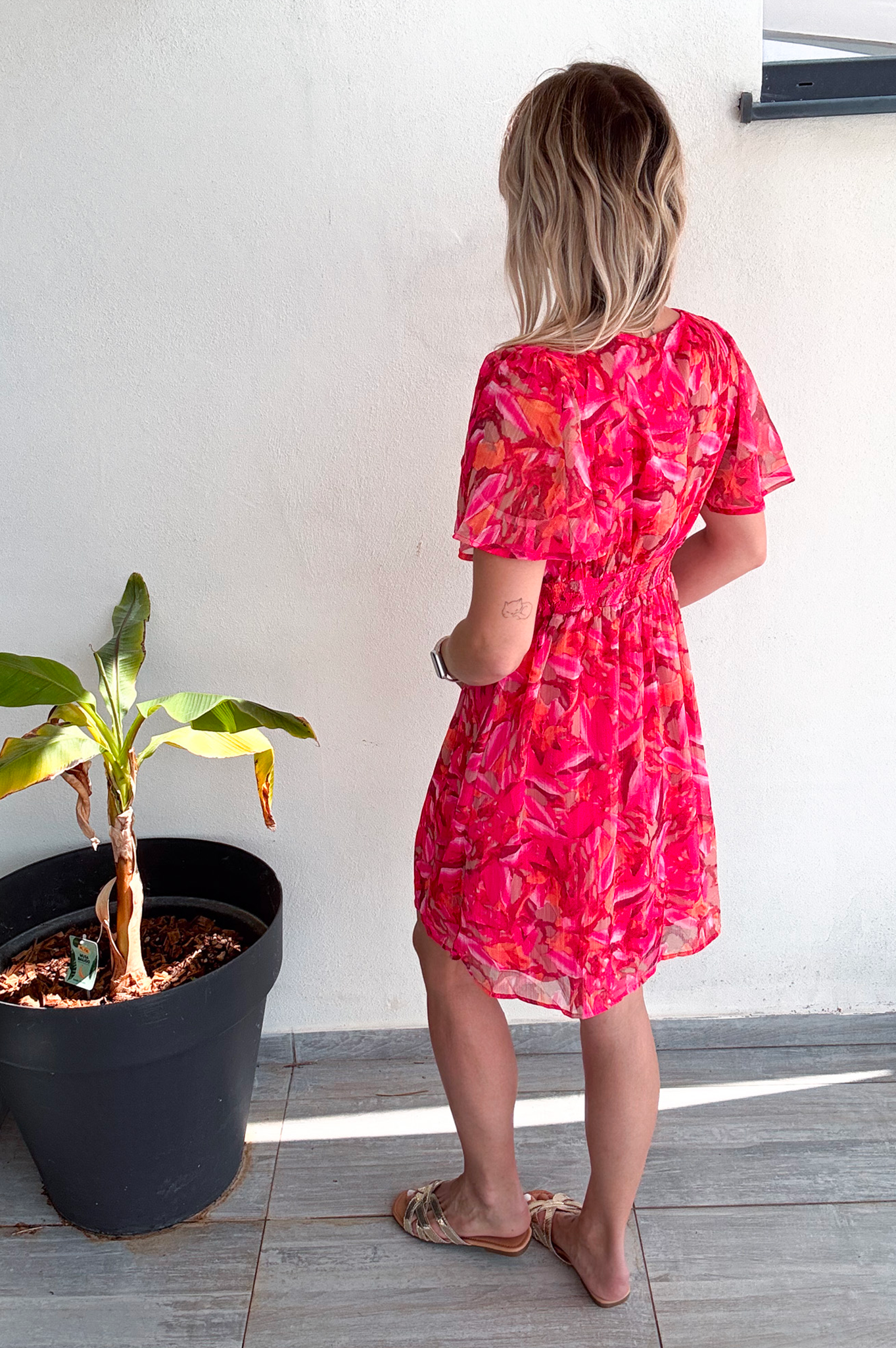 Robe courte rose fleuri