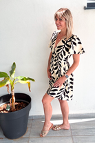 Robe courte écru fleuri noir