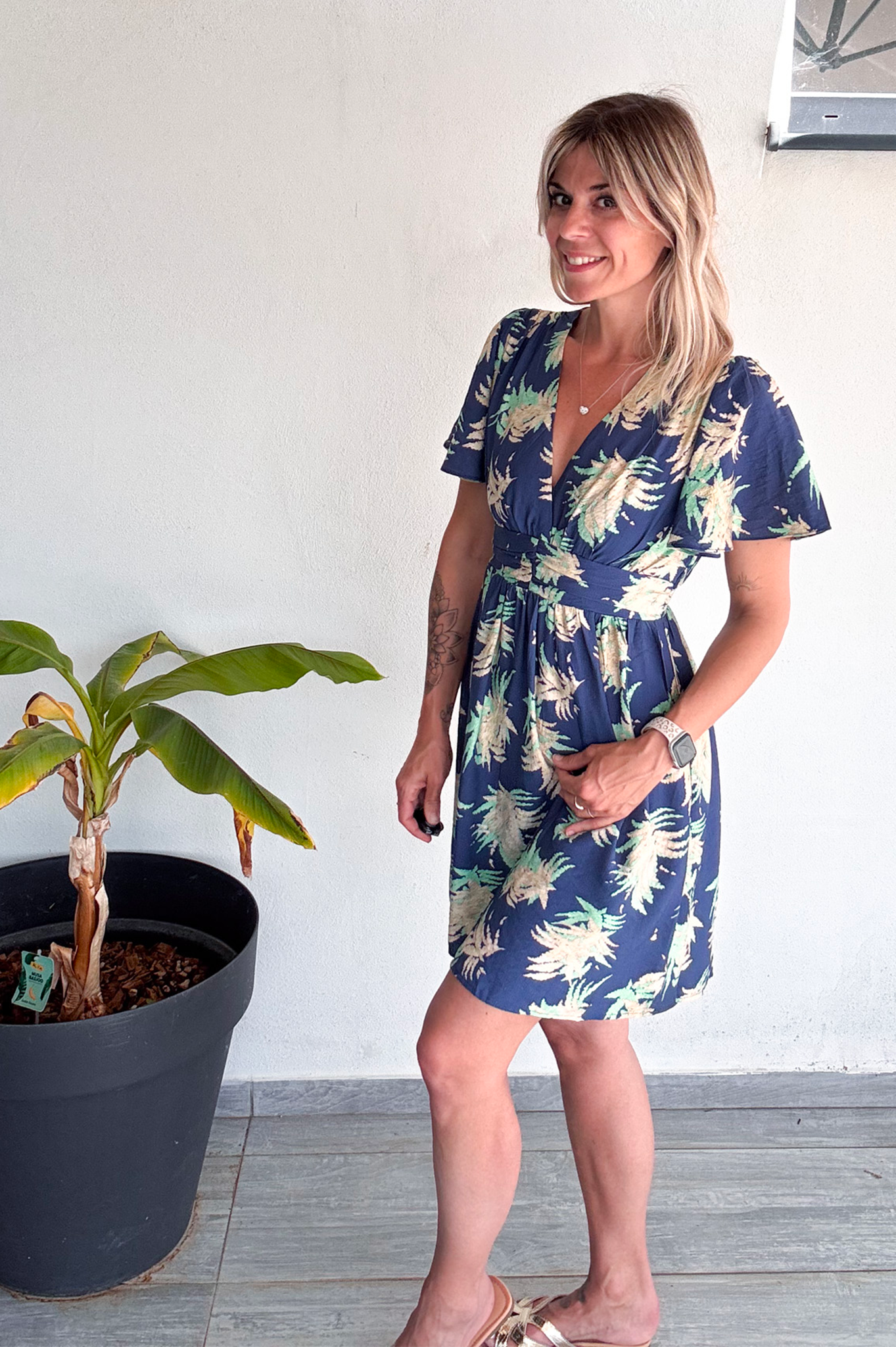 Robe courte bleu fleuri