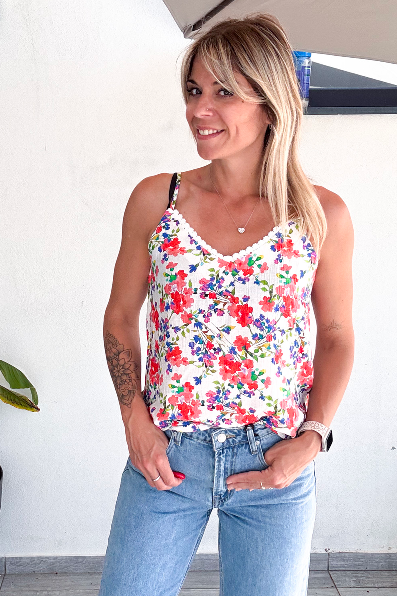Débardeur blanc fleuri fuchsia la boutique de lydie