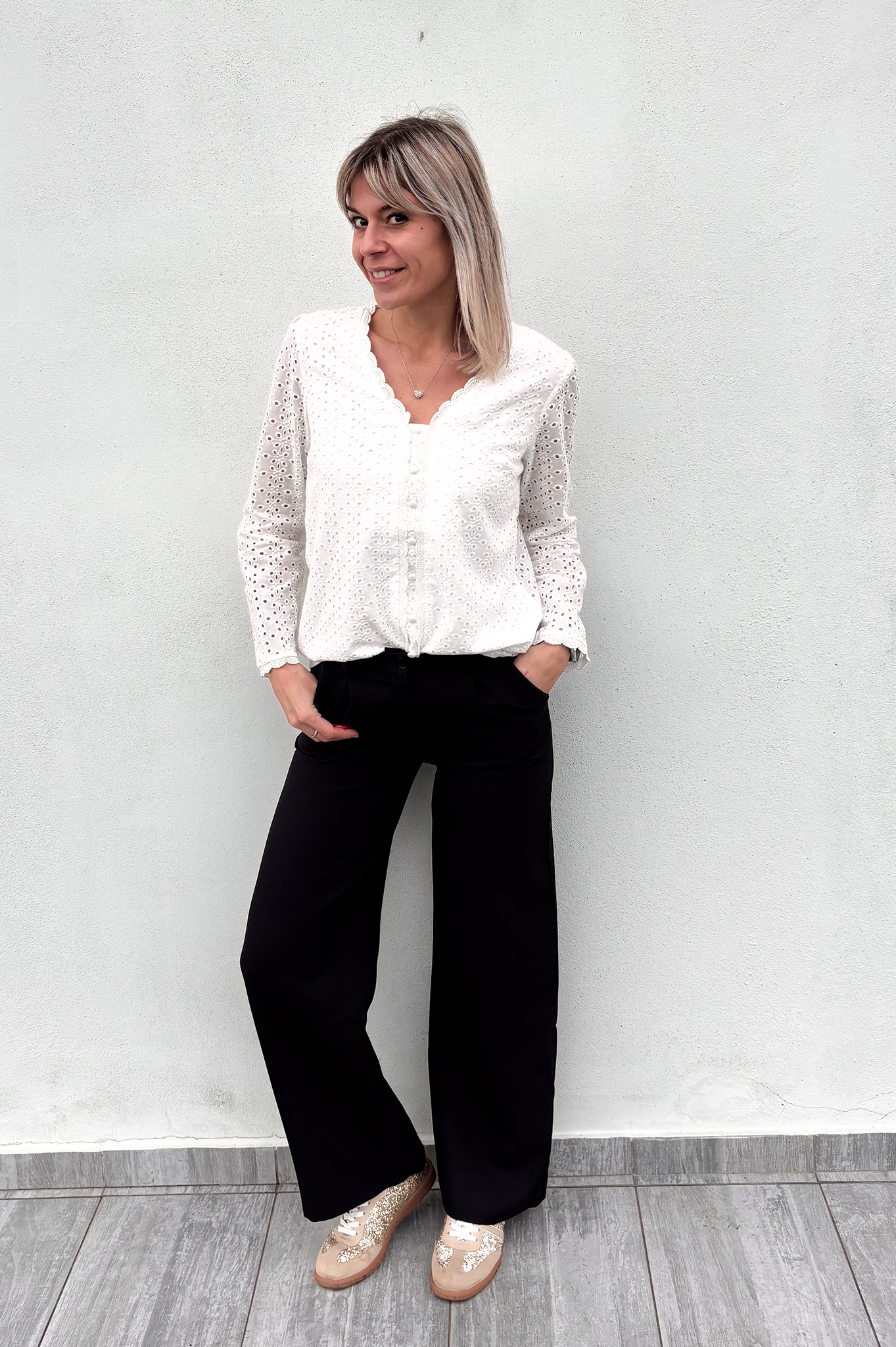 Blouse blanche broderie anglaise