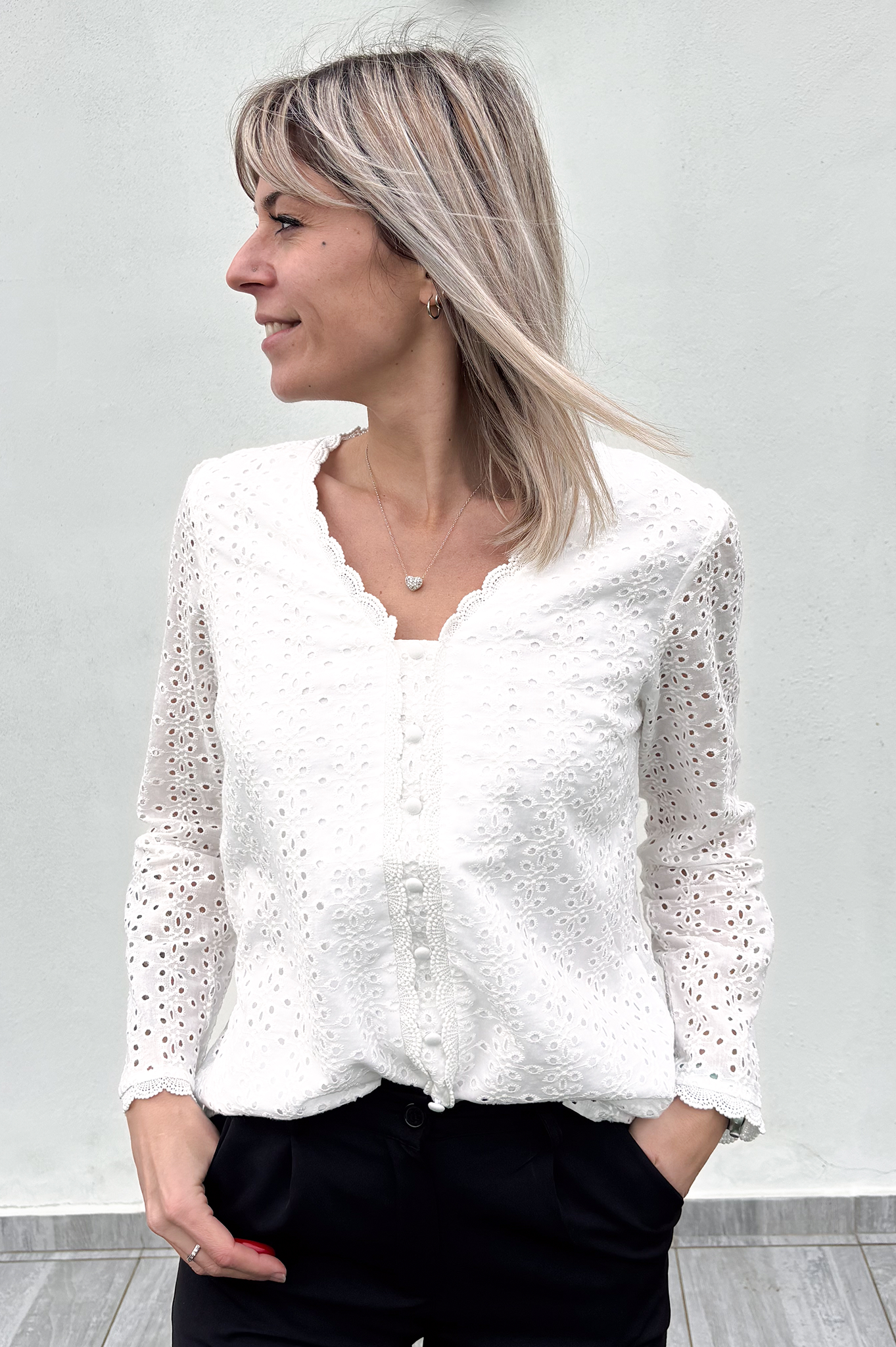 Blouse blanche broderie anglaise