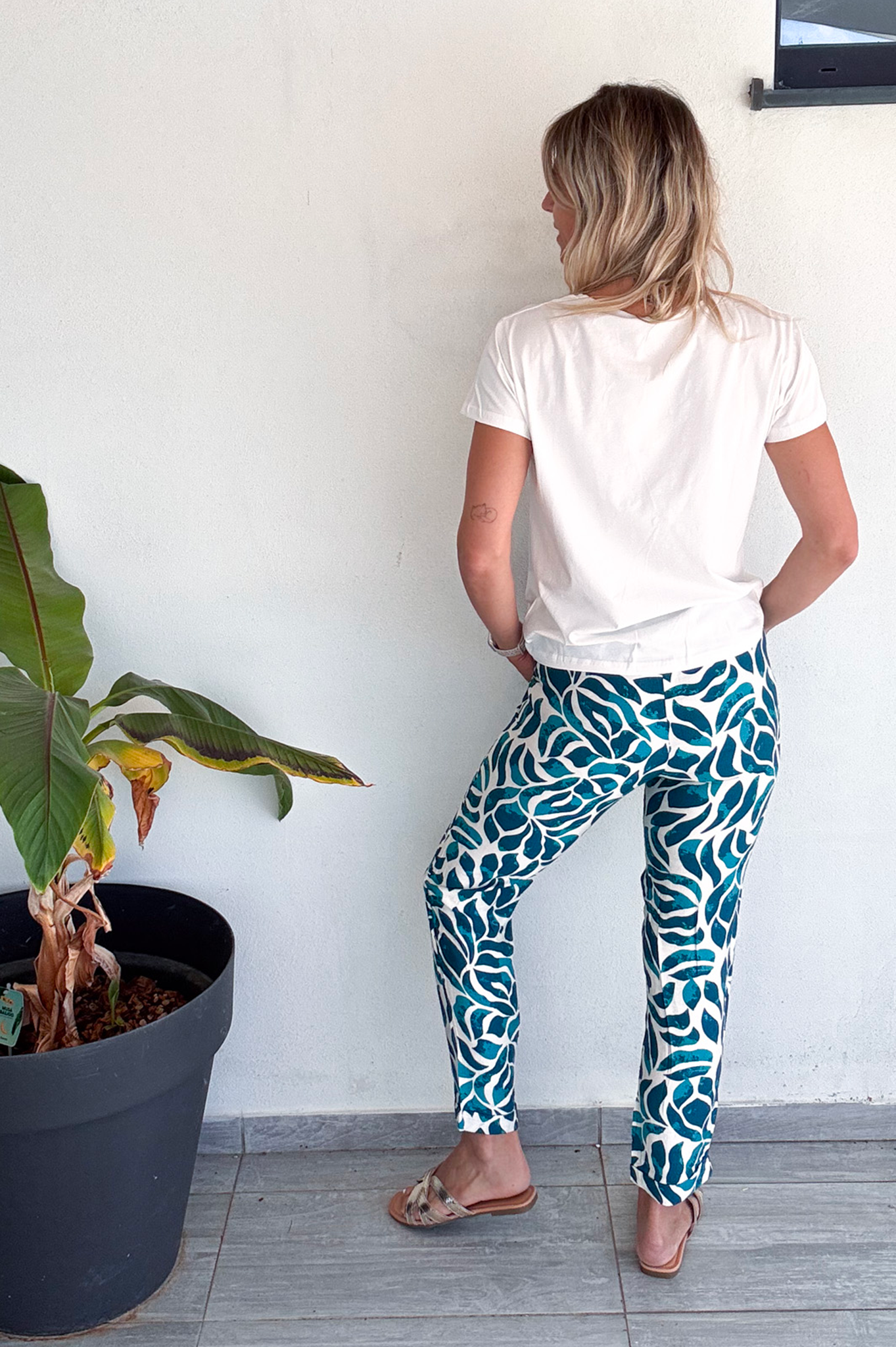 Pantalon fluide bleu et blanc slim