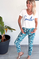 Pantalon fluide bleu et blanc slim