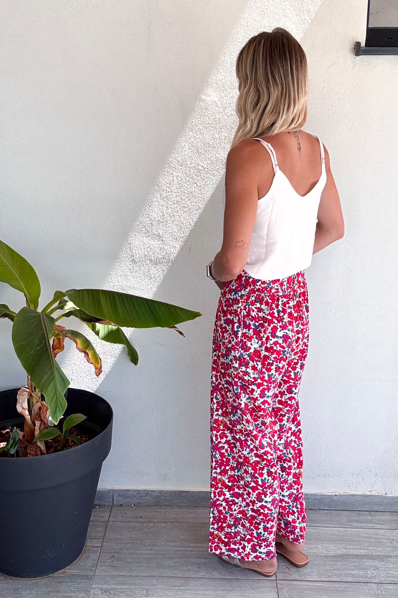 Pantalon fluide large fleuri rouge
