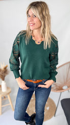 pull vert dentelle manches jean slim brut