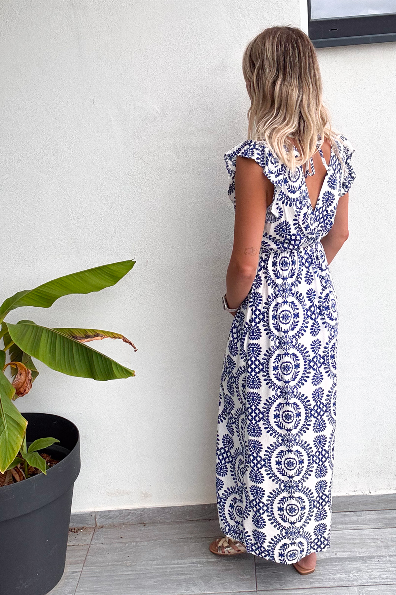 Robe longue blanche bleue