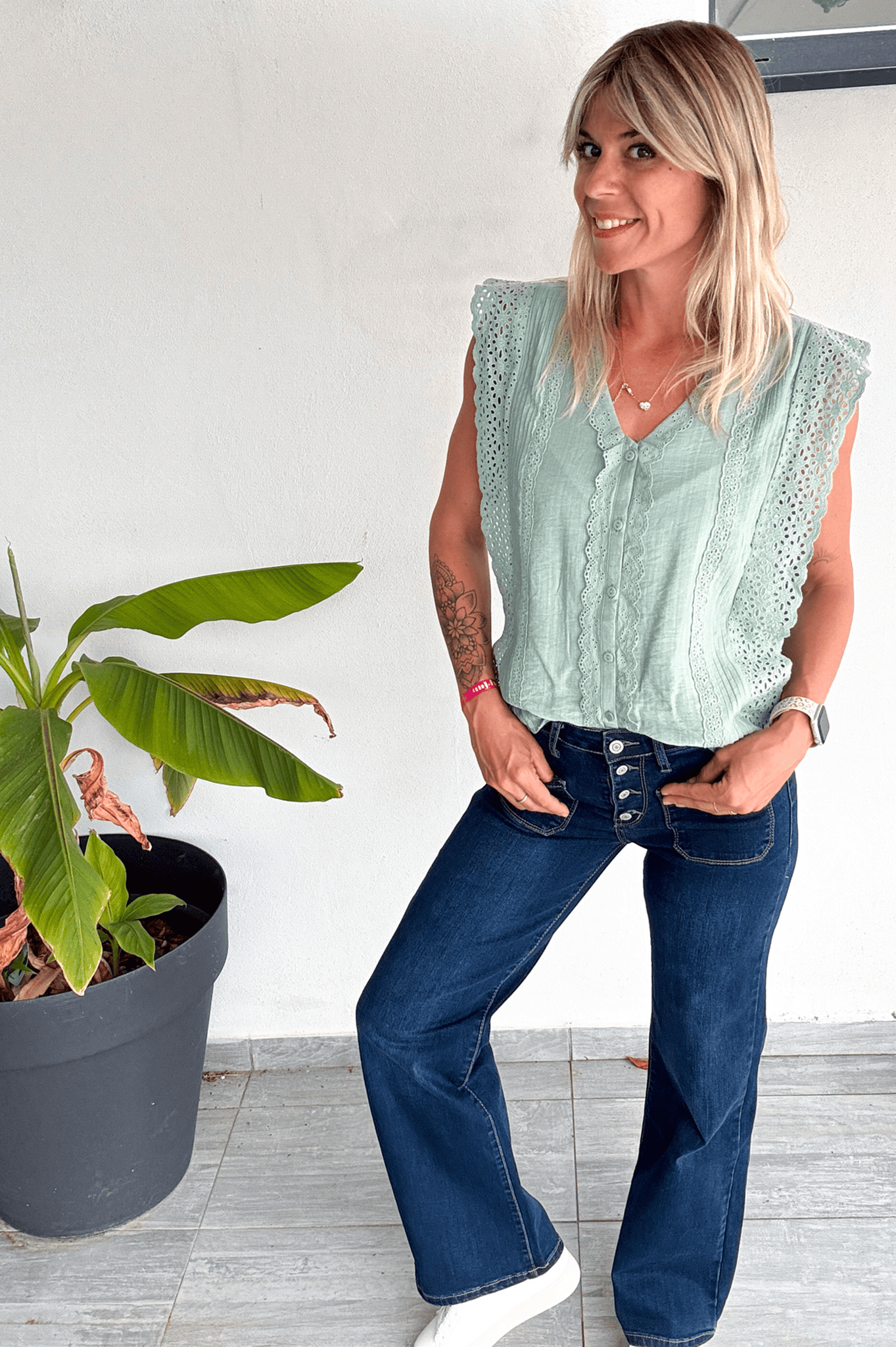 Top vert d'eau petite dentelles sur les cotés la boutique de lydie