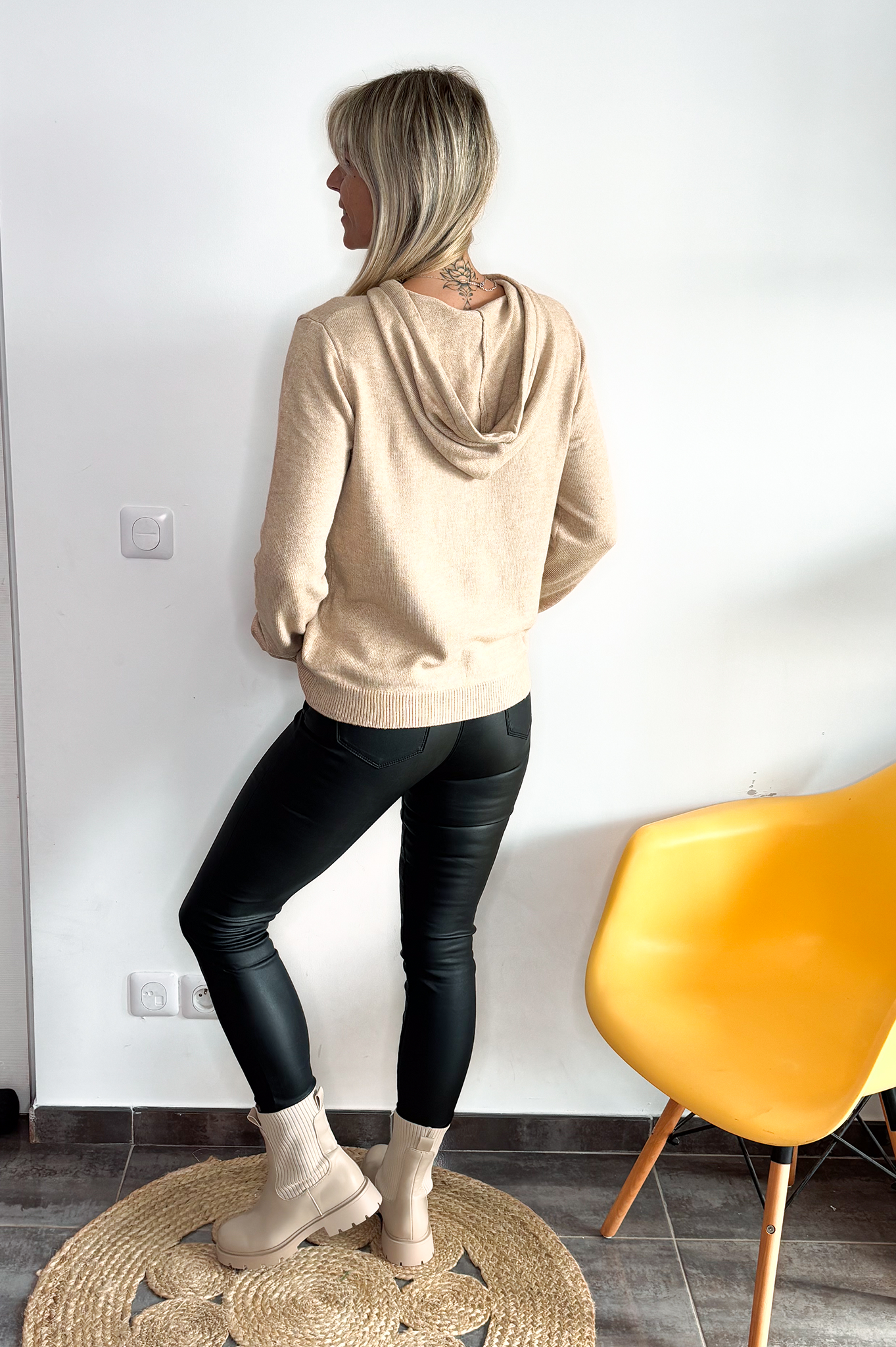 Sweat taupe à capuche femme