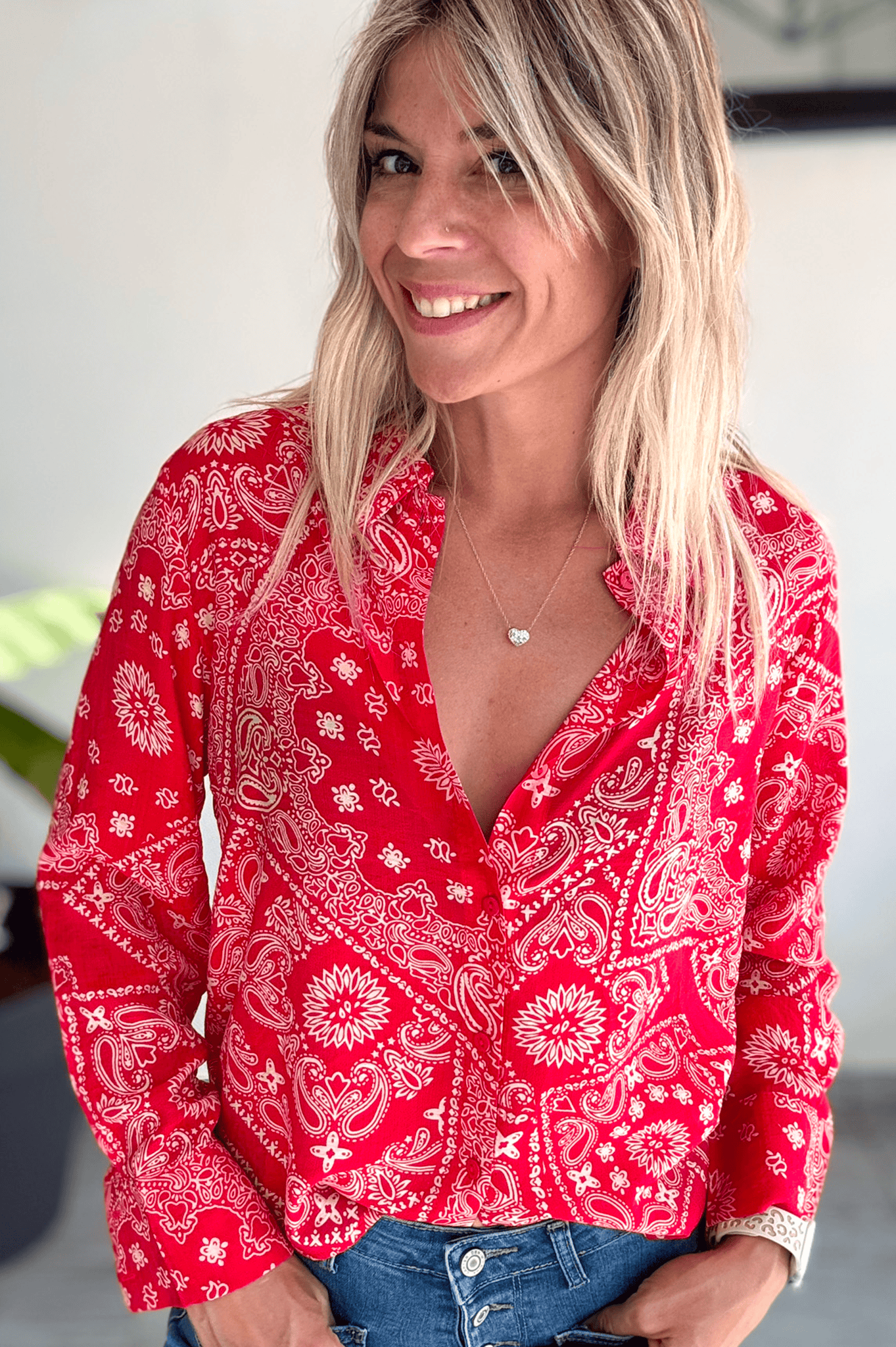 Chemise légère fluide rouge à motifs LA BOUTIQUE DE LYDIE