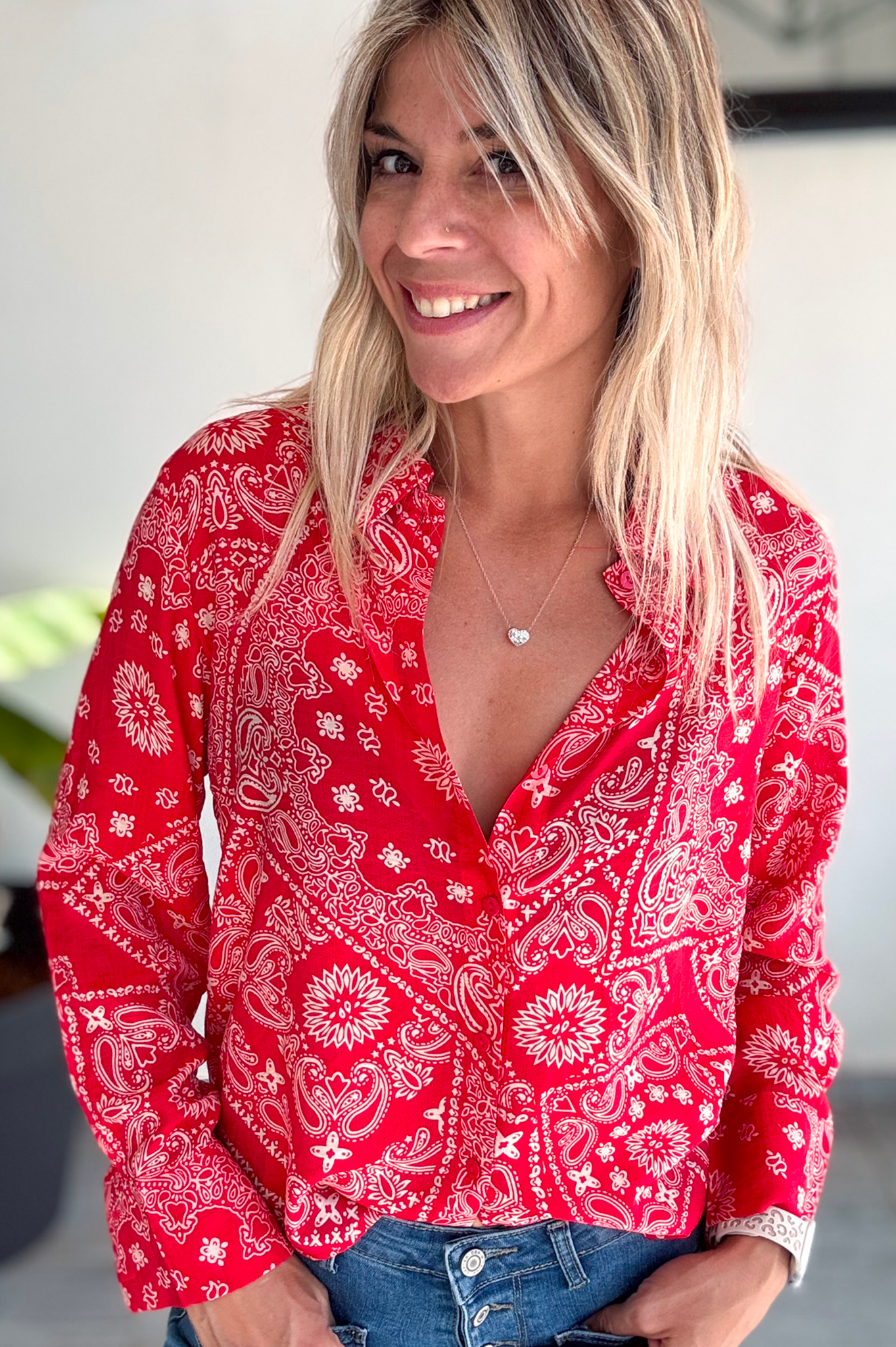 Chemise légère fluide rouge à motifs LA BOUTIQUE DE LYDIE