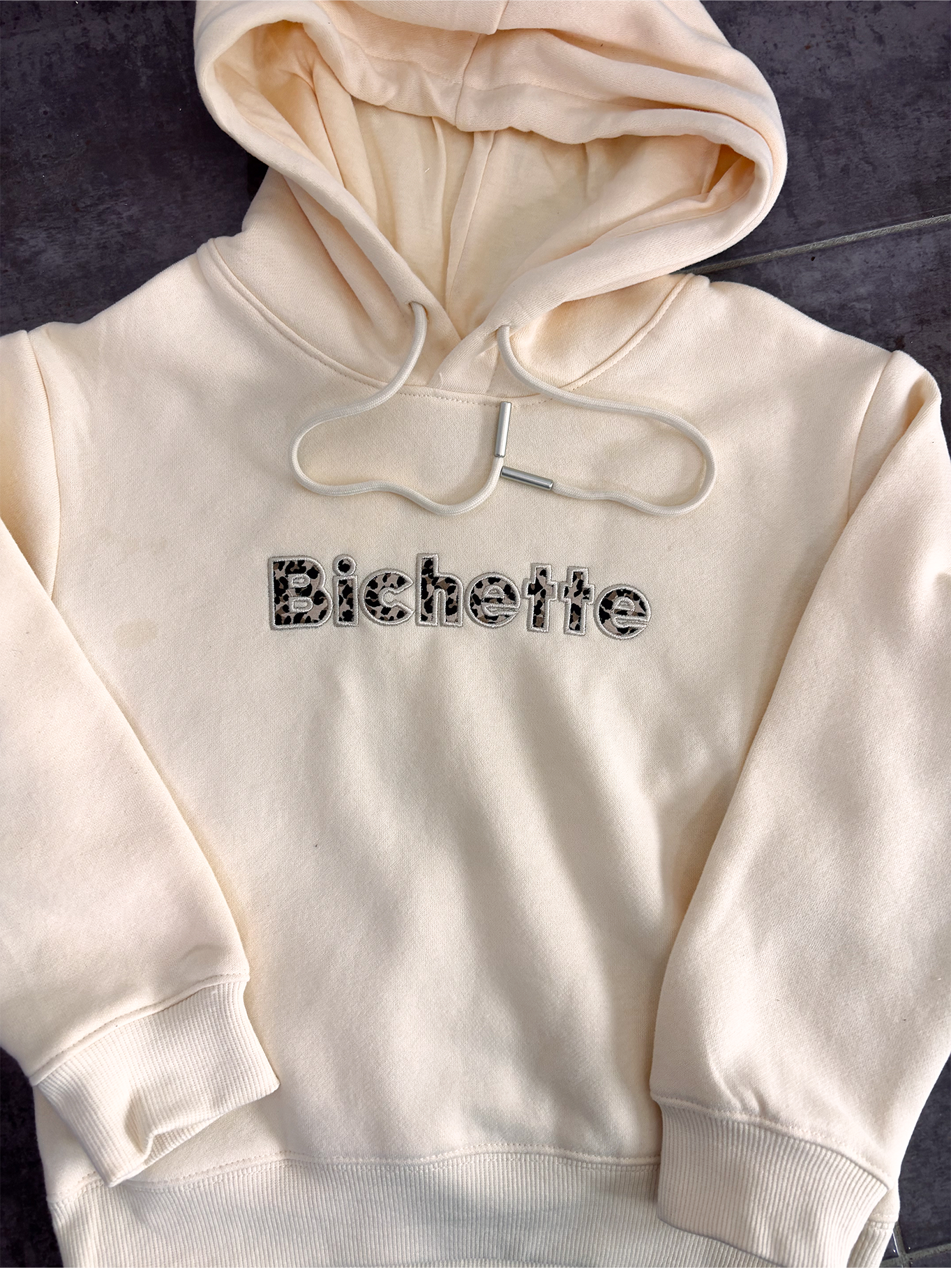 Sweat à capuche Vanille brodé "Bichette" enfant 