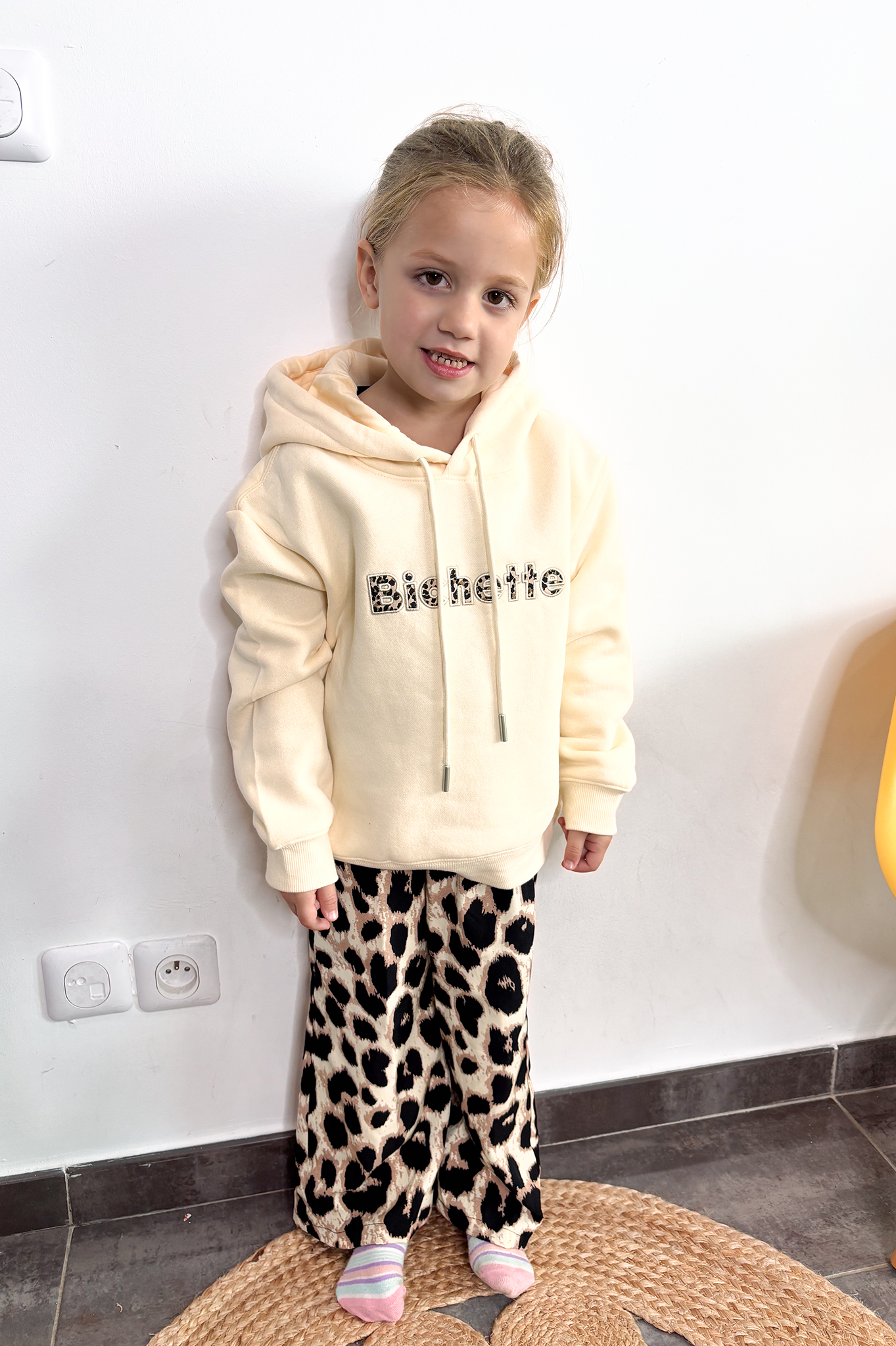 Sweat à capuche Vanille brodé "Bichette" enfant