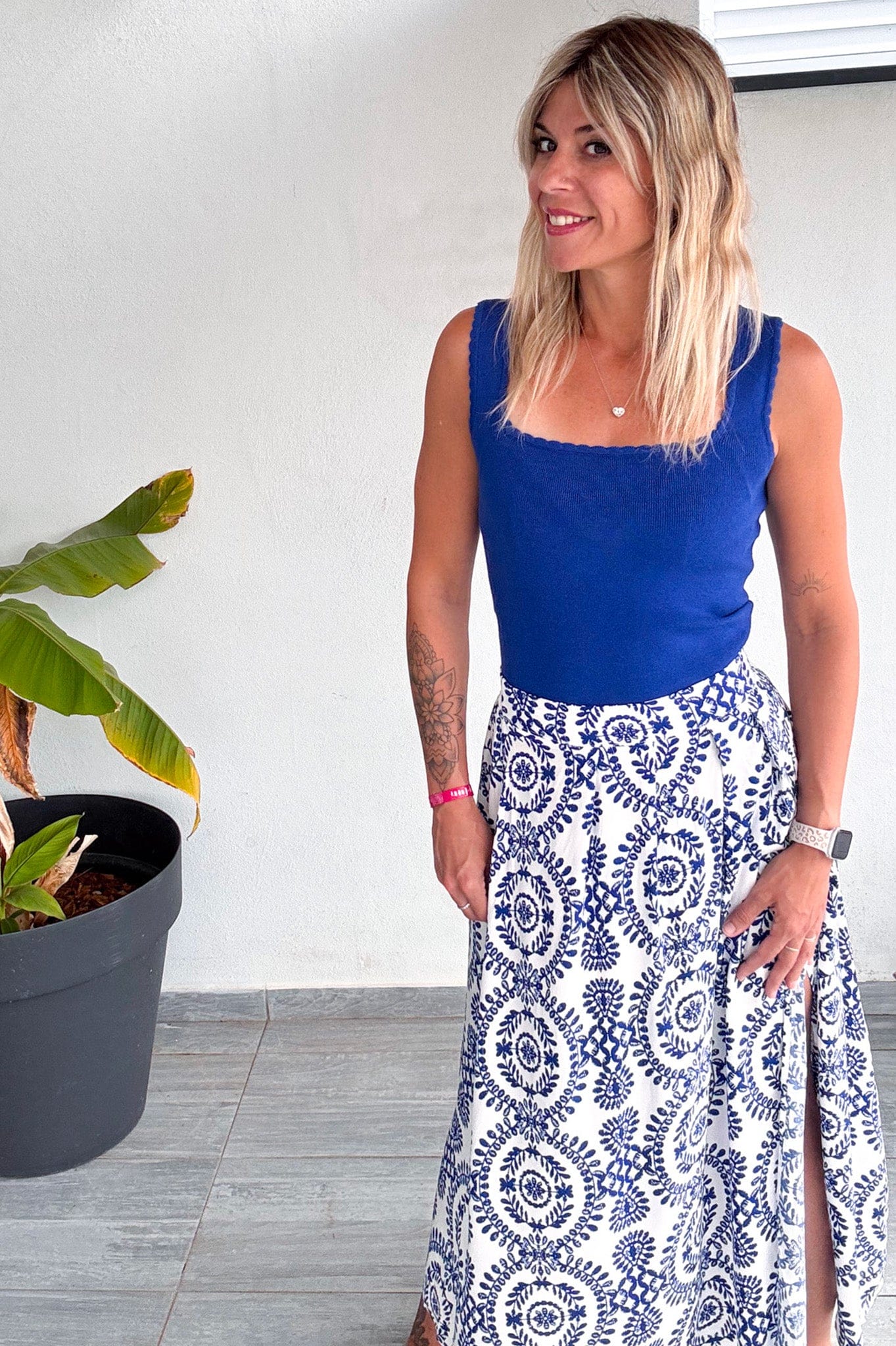 Débardeur bleu col carré