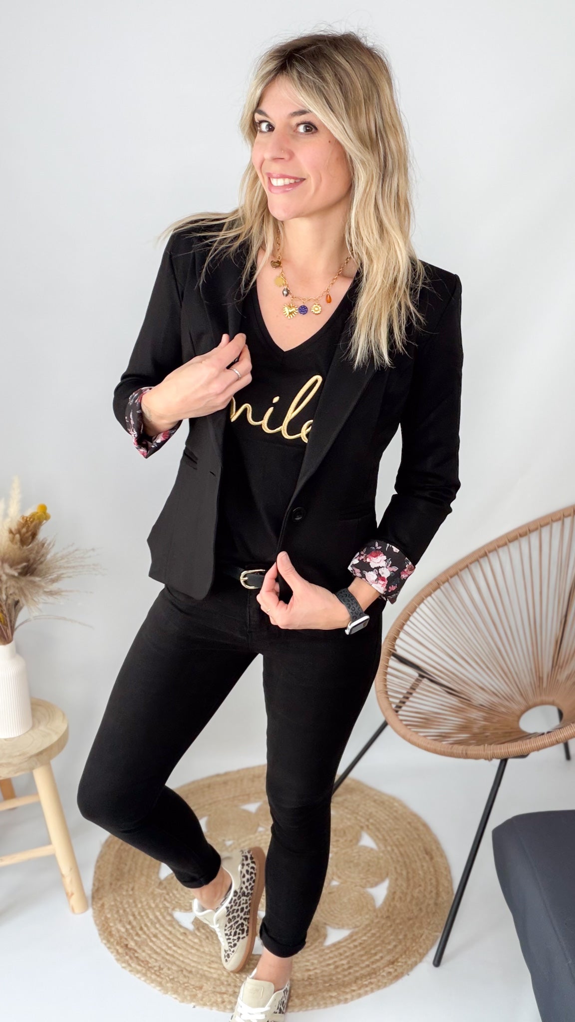 blazer noir revers fleuri la boutique de lydie