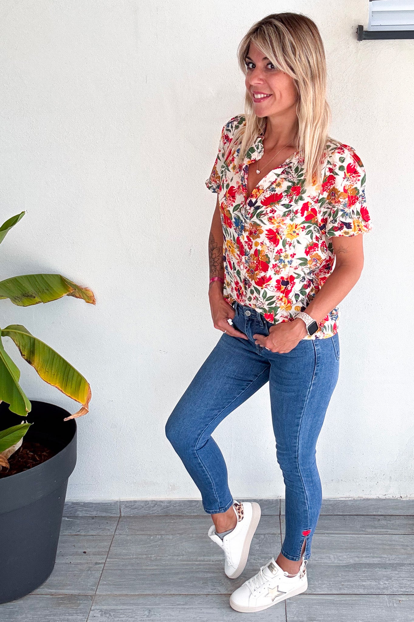 jean slim  7 ⁄ 8 fendu avec broderie coeur rouge la boutique de lydie