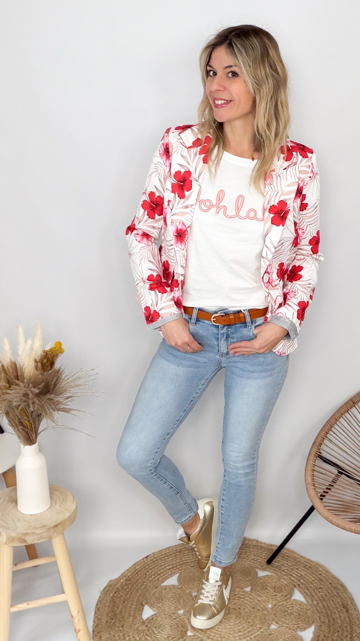 Blazer Cintré fleuri blanc rouge femme