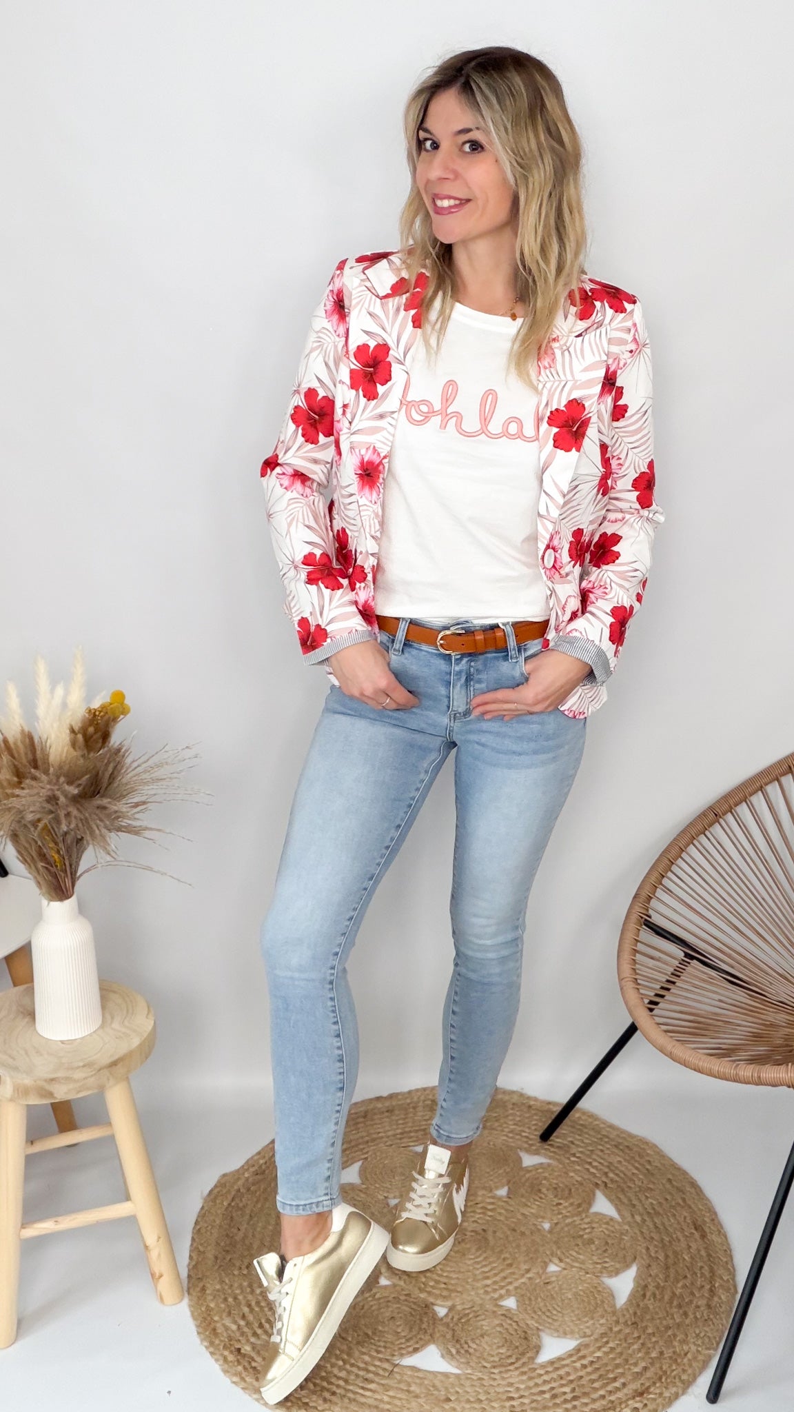 Blazer Cintré fleuri blanc rouge femme