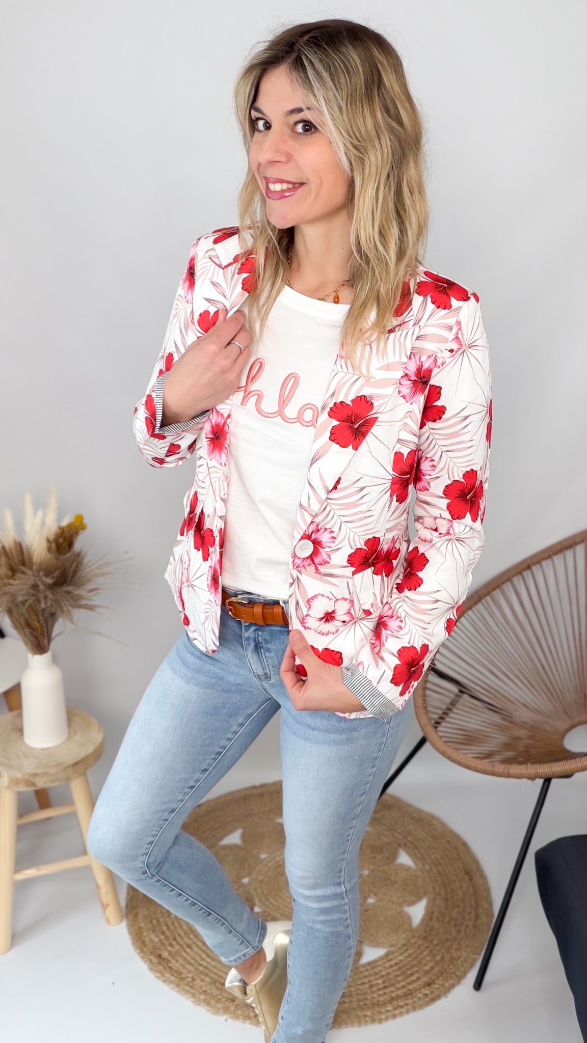 Blazer Cintré fleuri blanc rouge femme la boutique de lydie