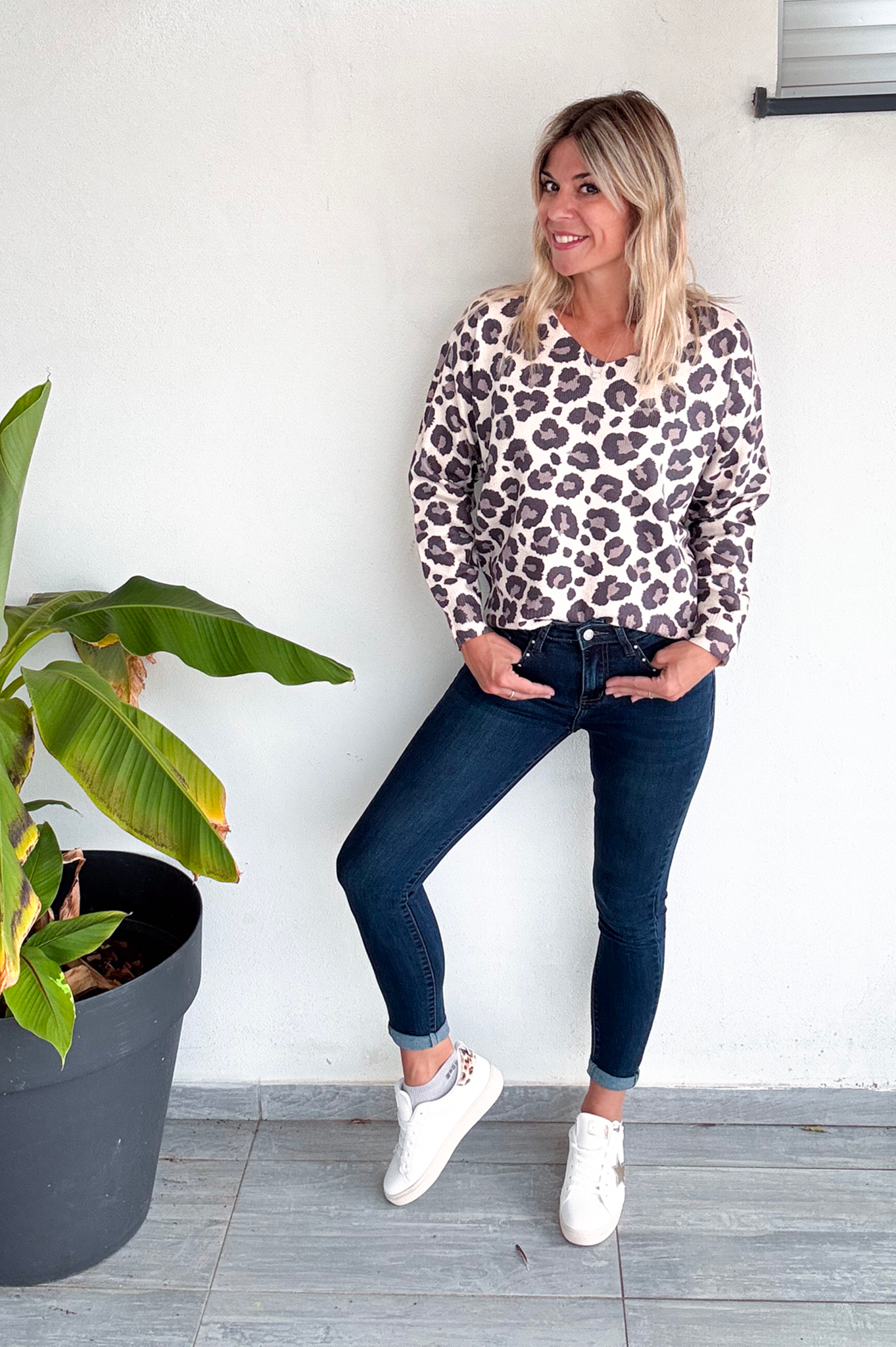 Pull léopard fond beige pailleté  la boutique de lydie