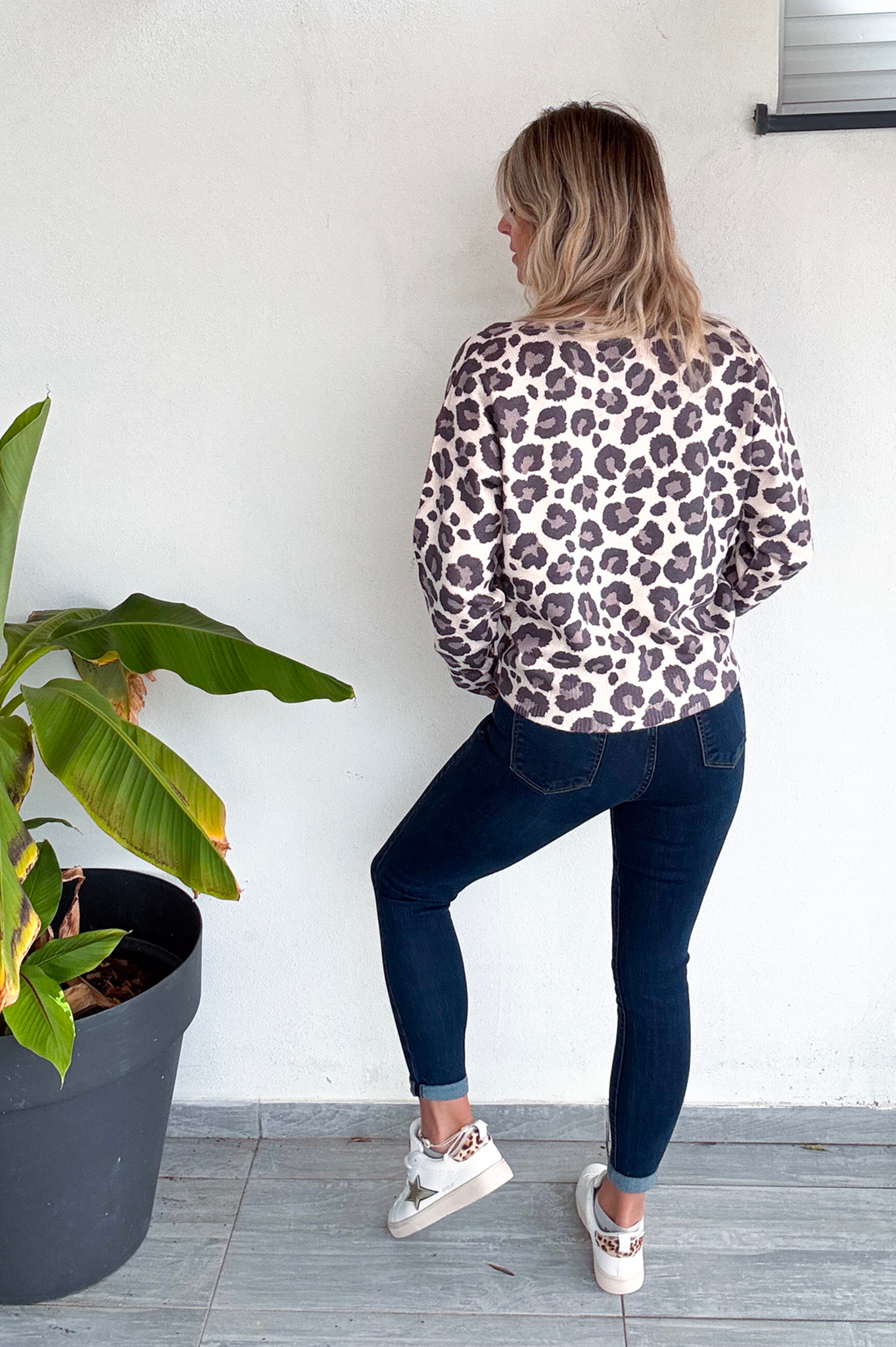 Pull léopard fond beige pailleté 