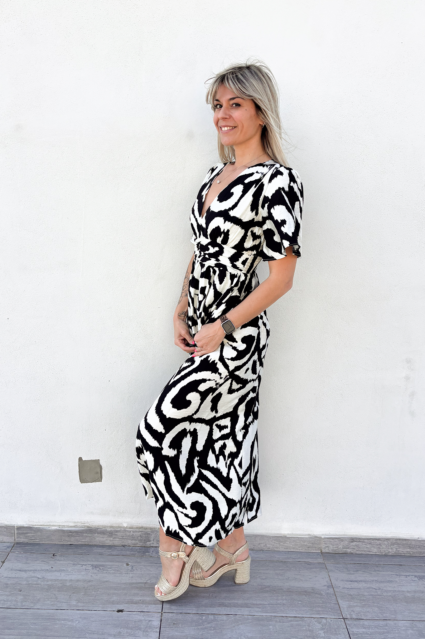 Robe longue blanche fleuri noir la boutique de lydie 