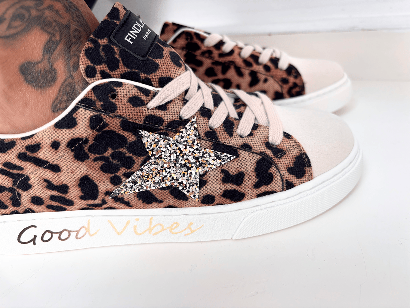 Baskets léopard effet tissu