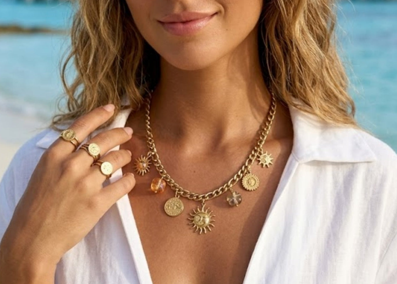 Collier charms soleil en acier inoxydable doré la boutque de lydie