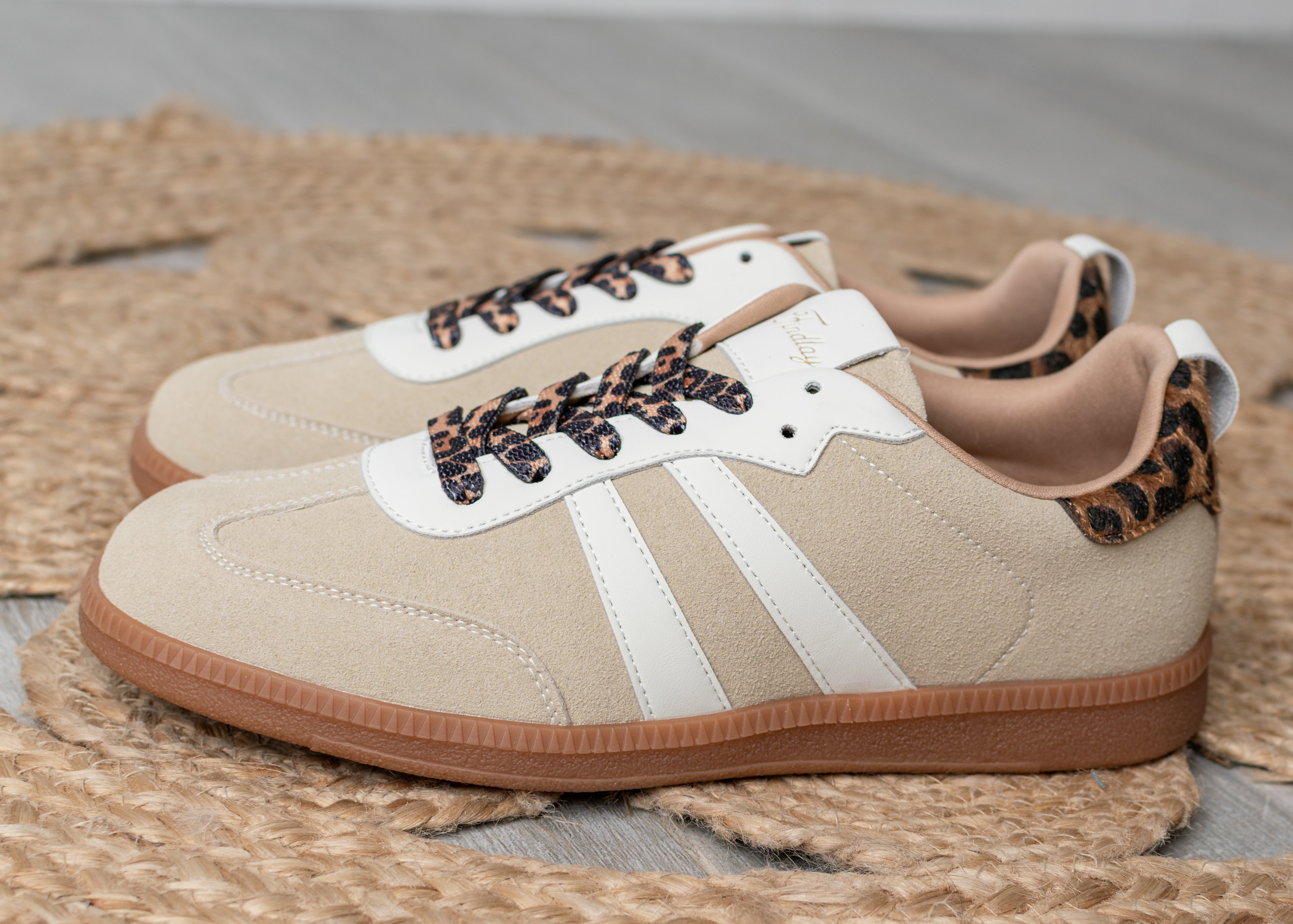Baskets– Suédine Beige & Touches Léopard
