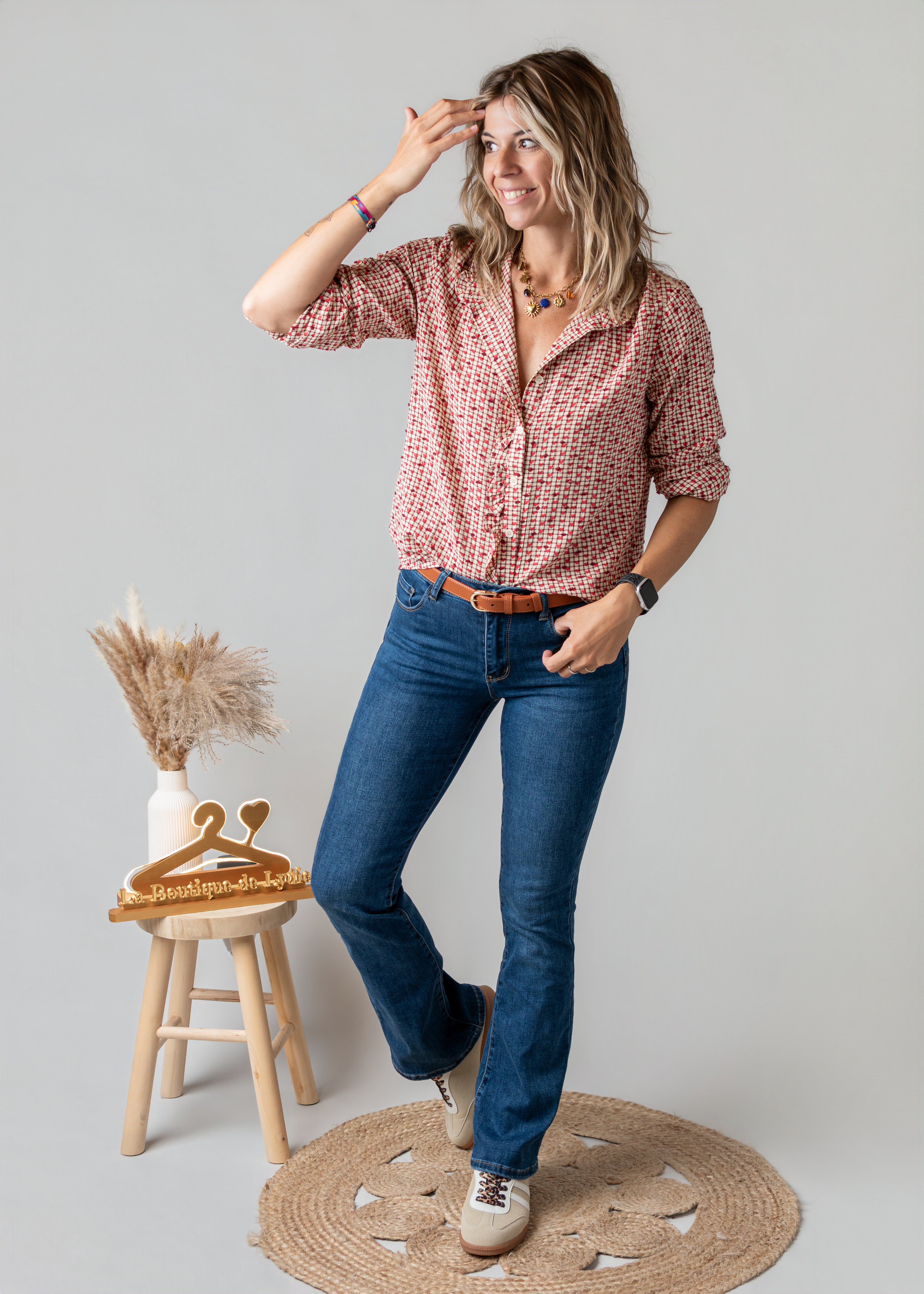 Blouse à carreaux et cœurs rouge
