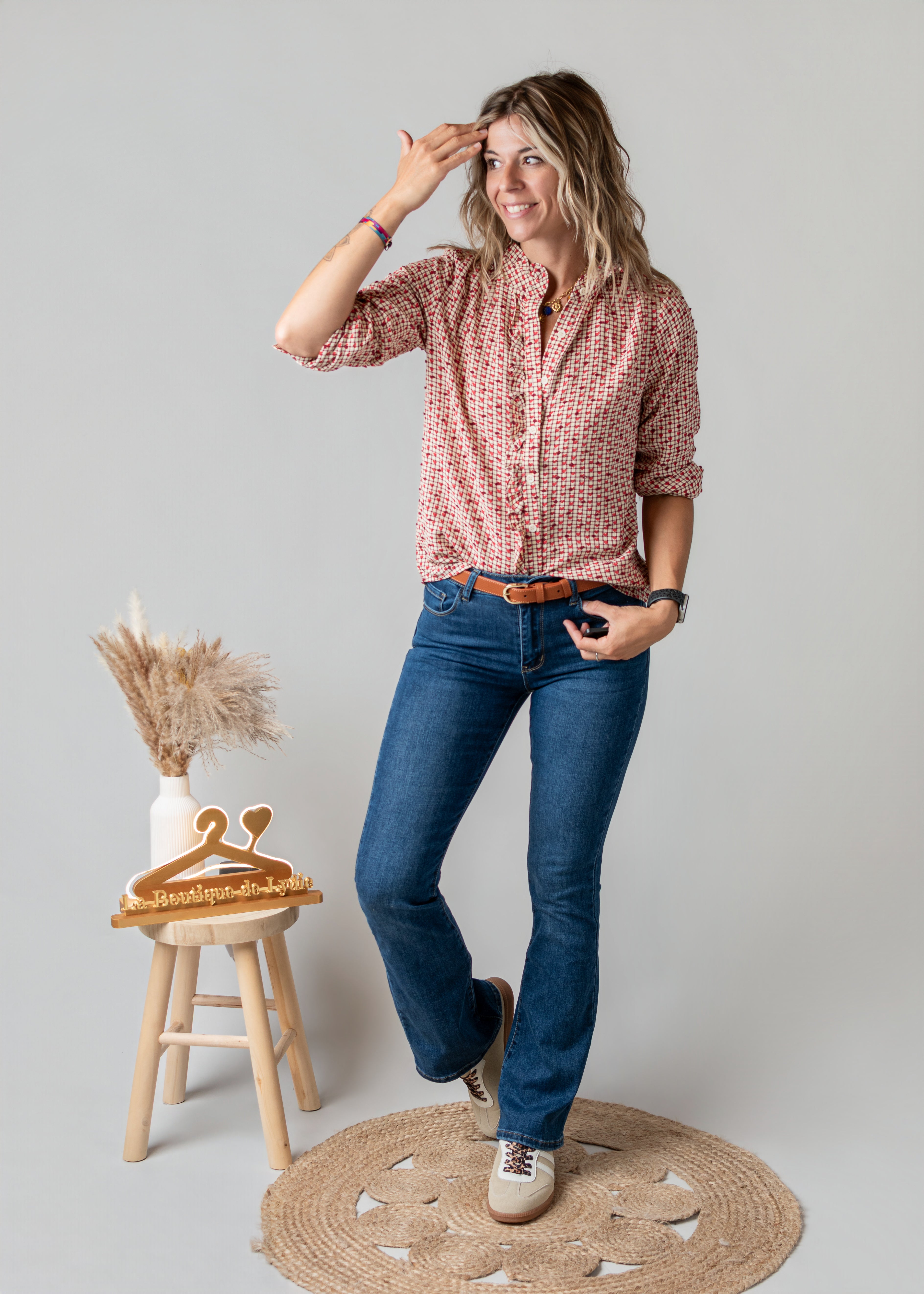Blouse à carreaux et cœurs rouge