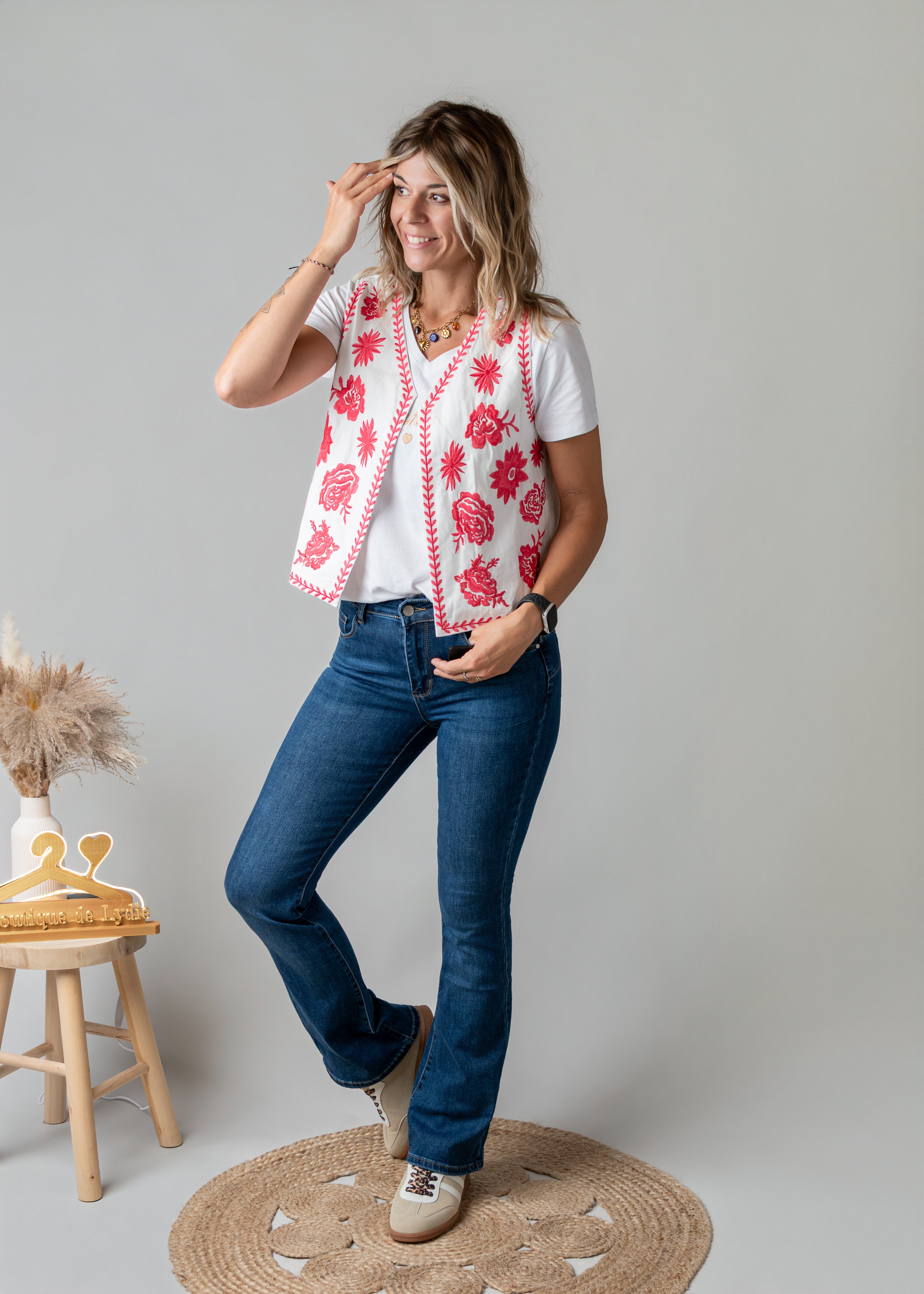 Gilet sans manches brodé fuchsia 