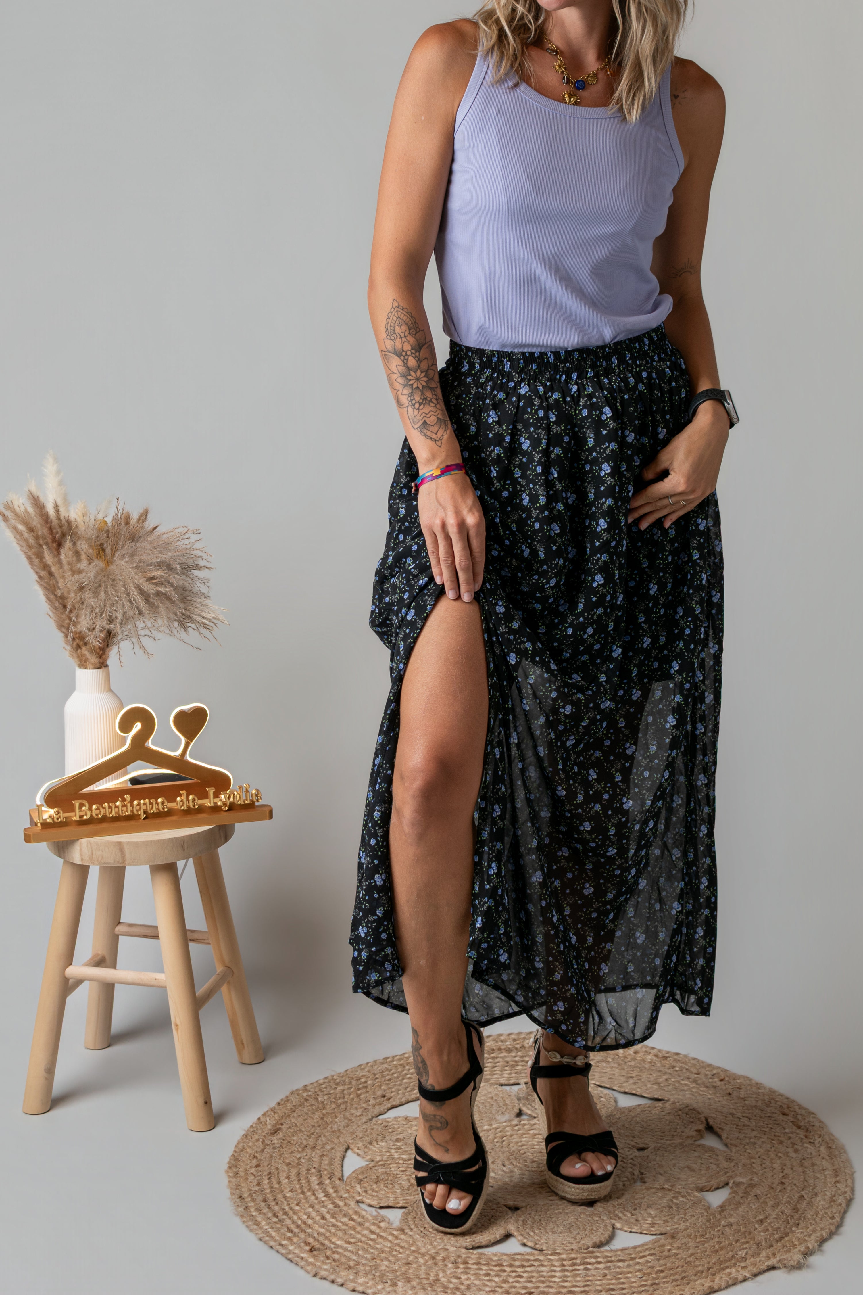 Jupe longue noire fleurie