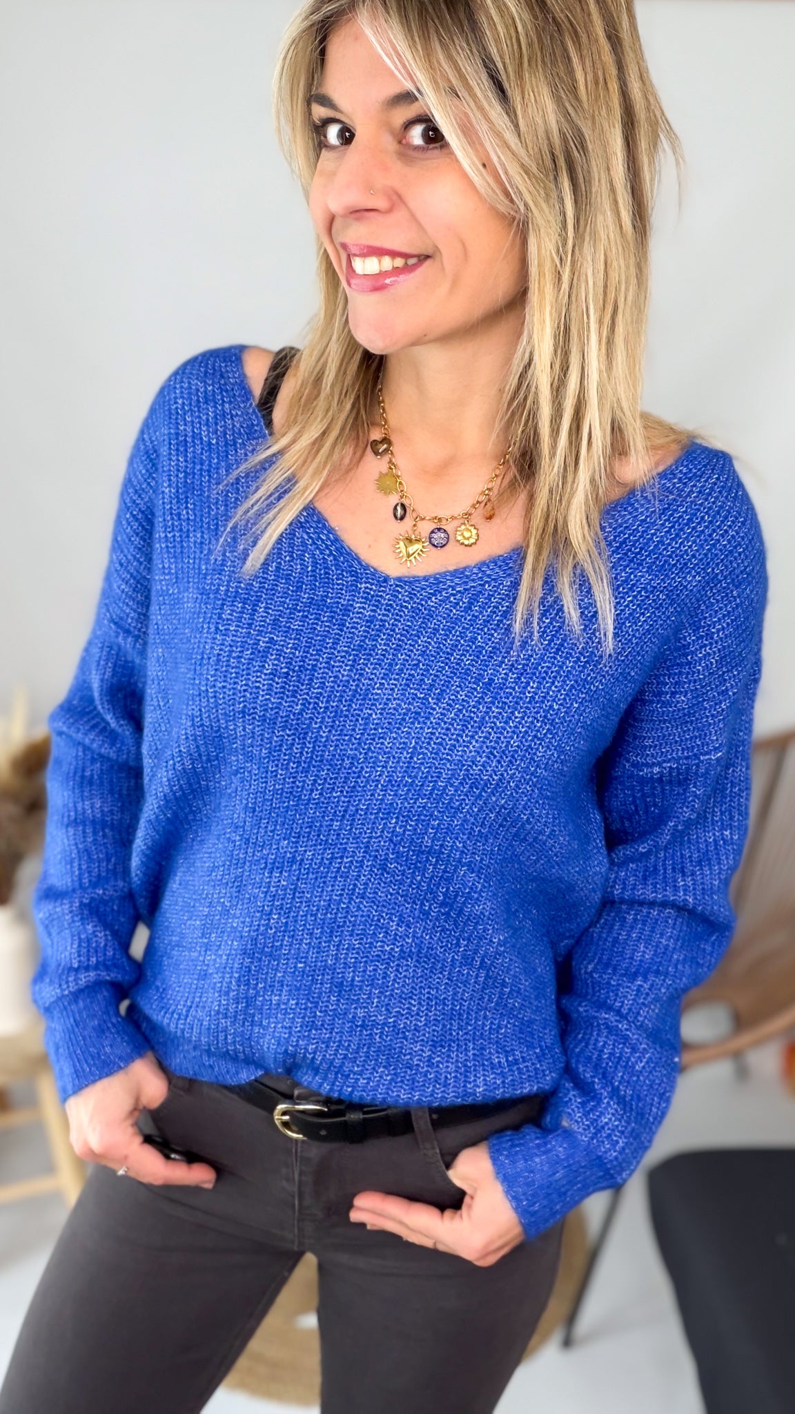 Détail maille pull bleu femme taille unique 36-42