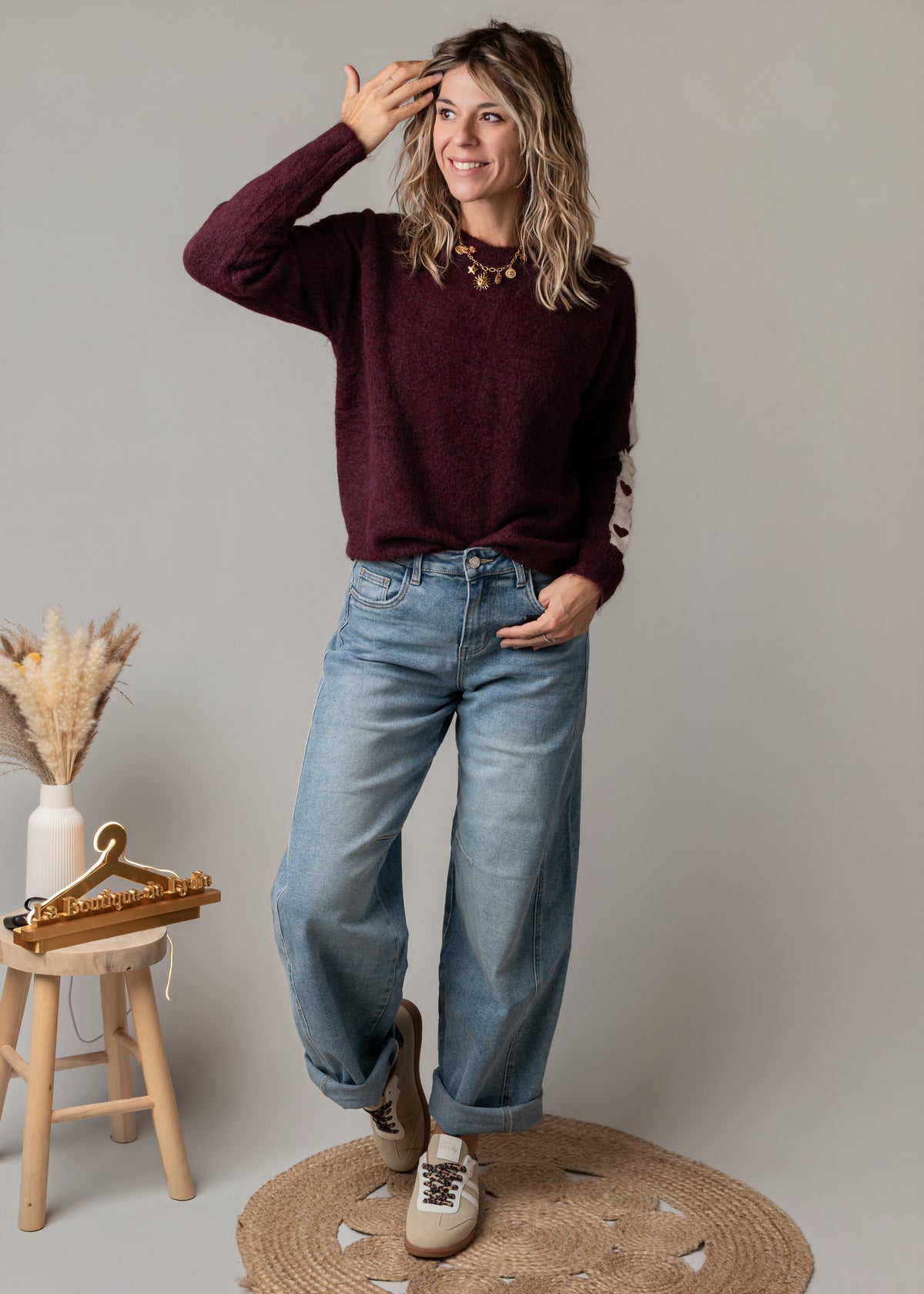 Pull bordeaux cœurs brodés