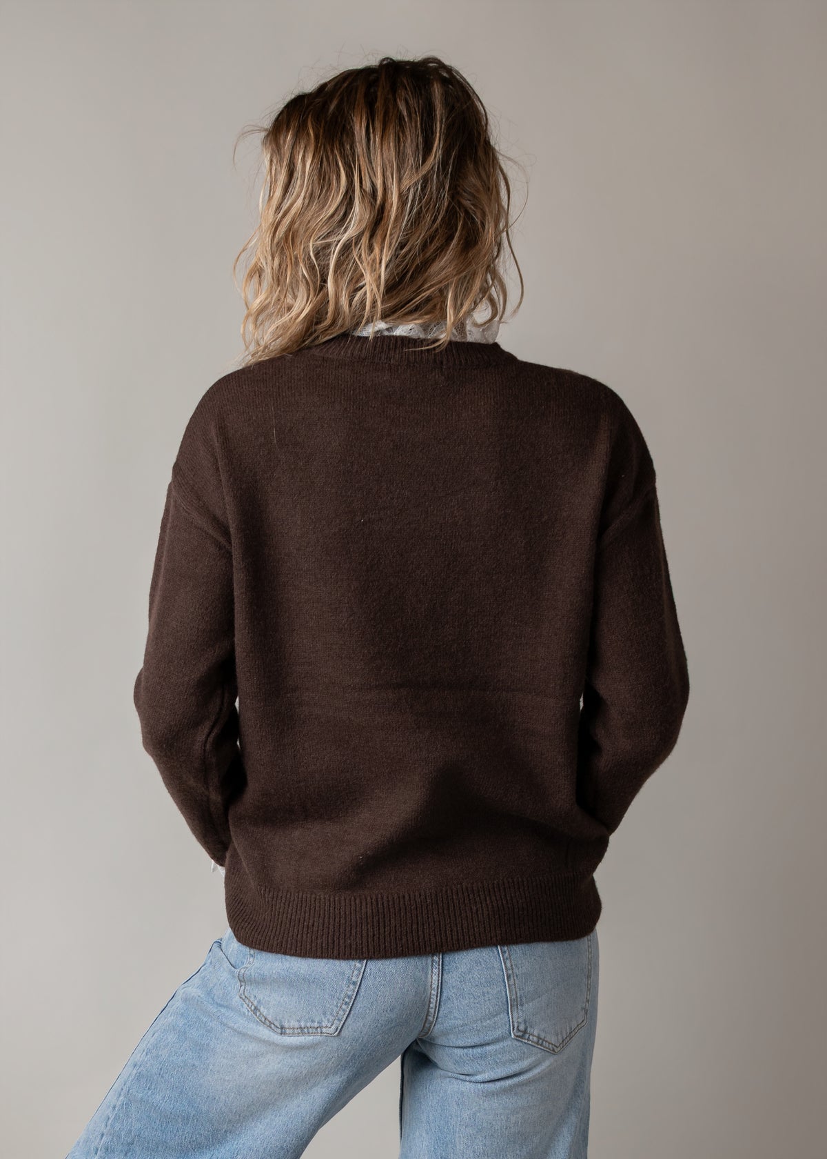 Pull chocolat dentelle brodé Iconic 