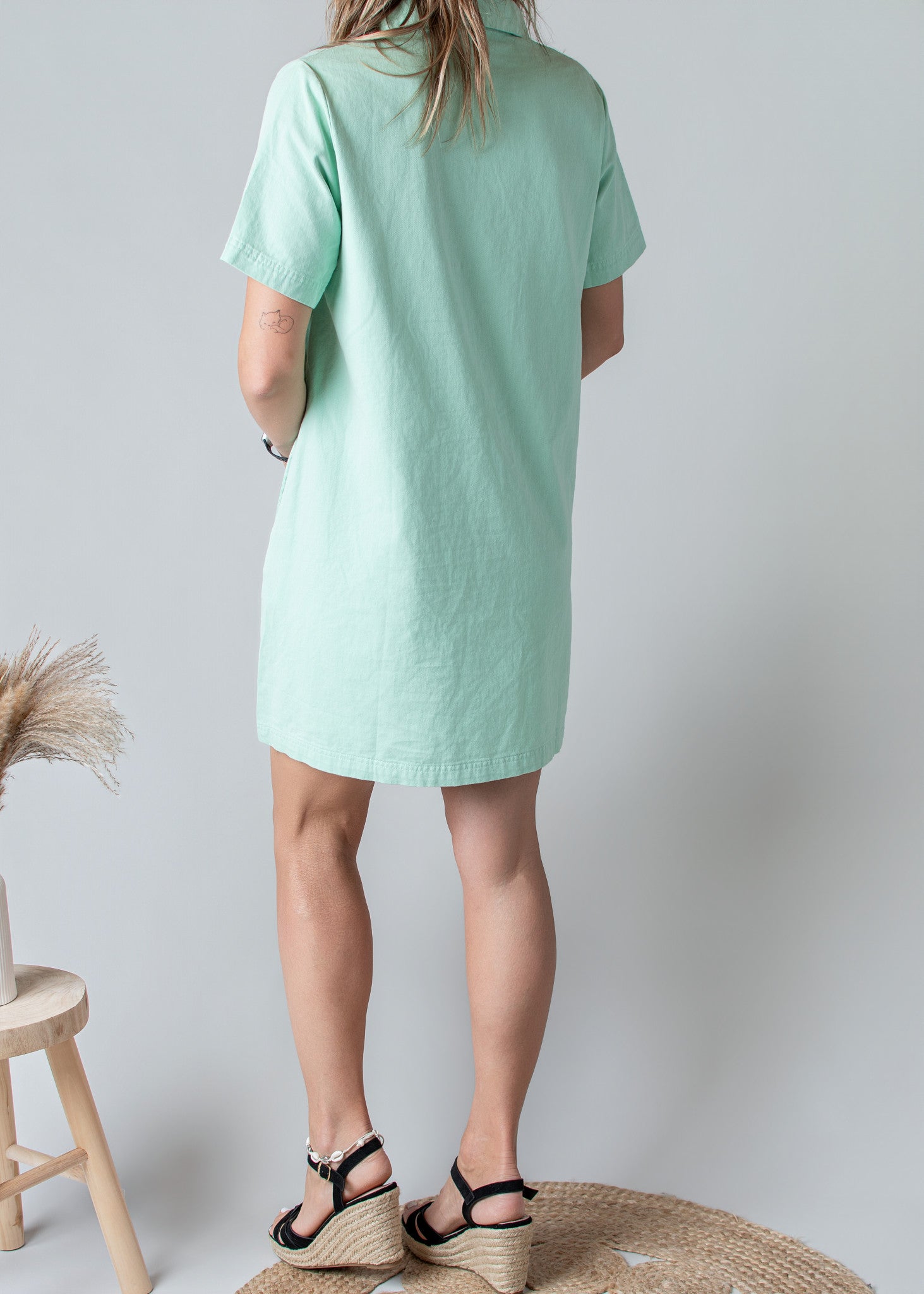 Robe Droite Coton Vert d'Eau Col V Style Denim 