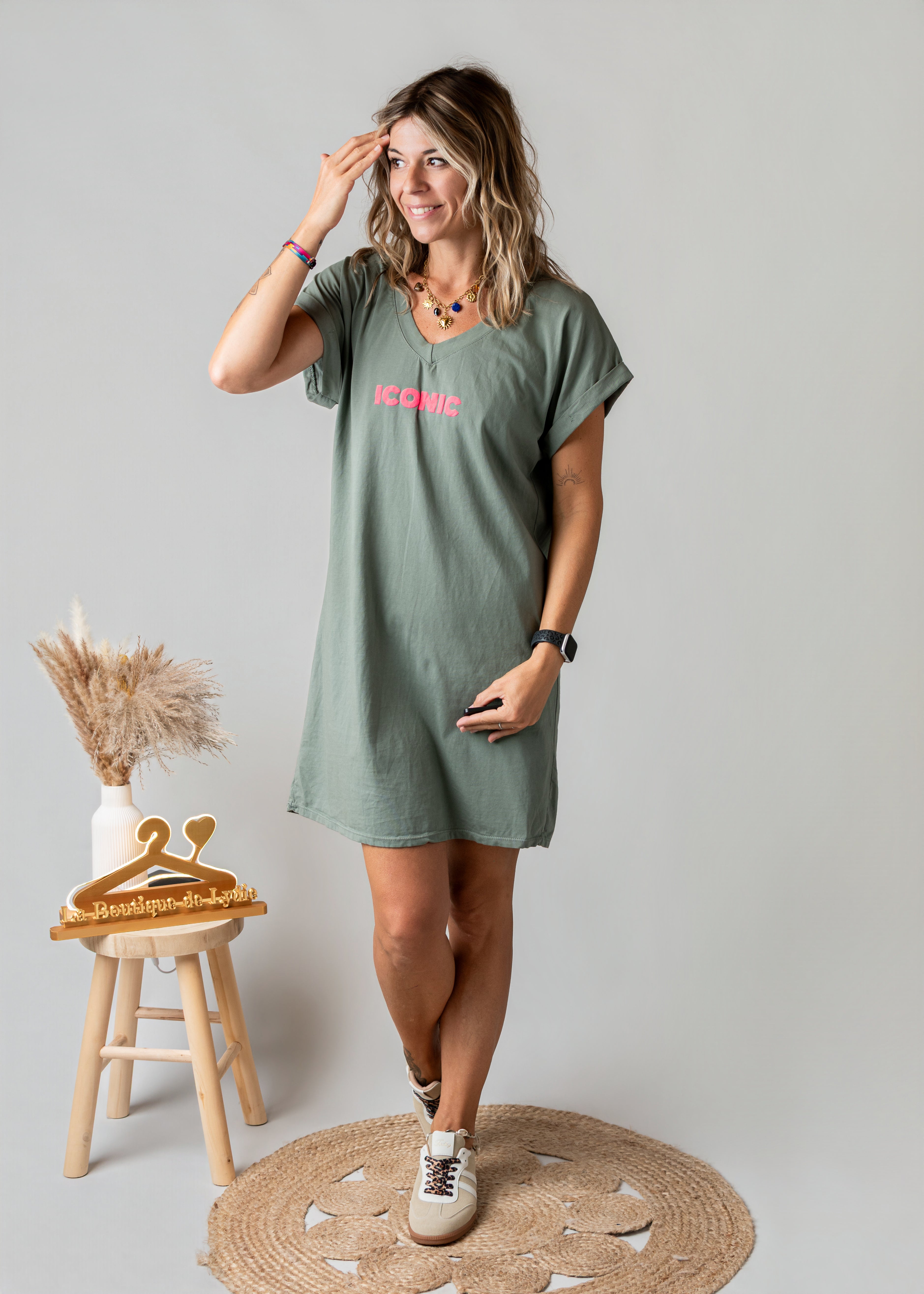 Robe courte t-shirt kaki Iconic