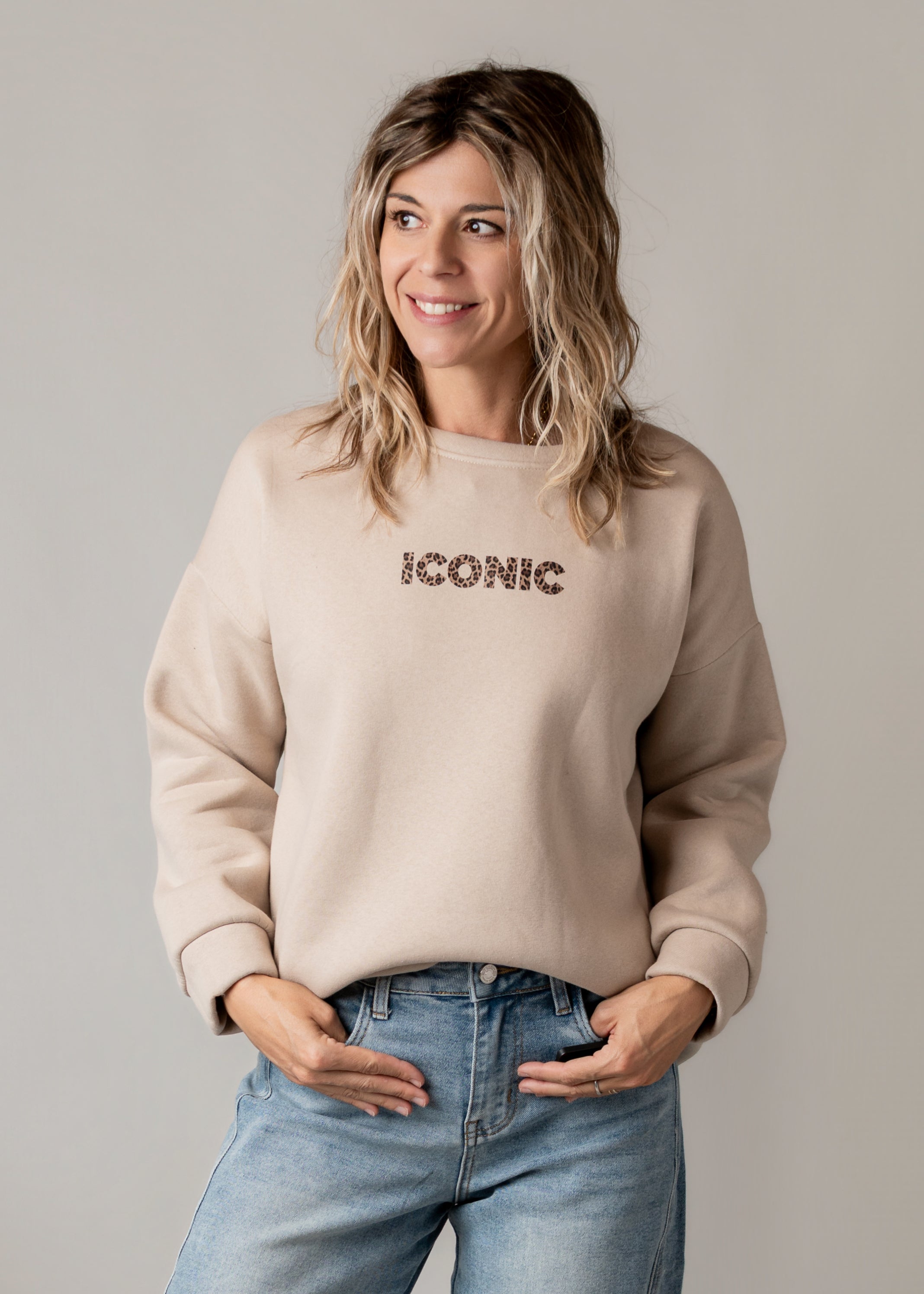 Sweat molletonné beige imprimé dos World Tour Iconic