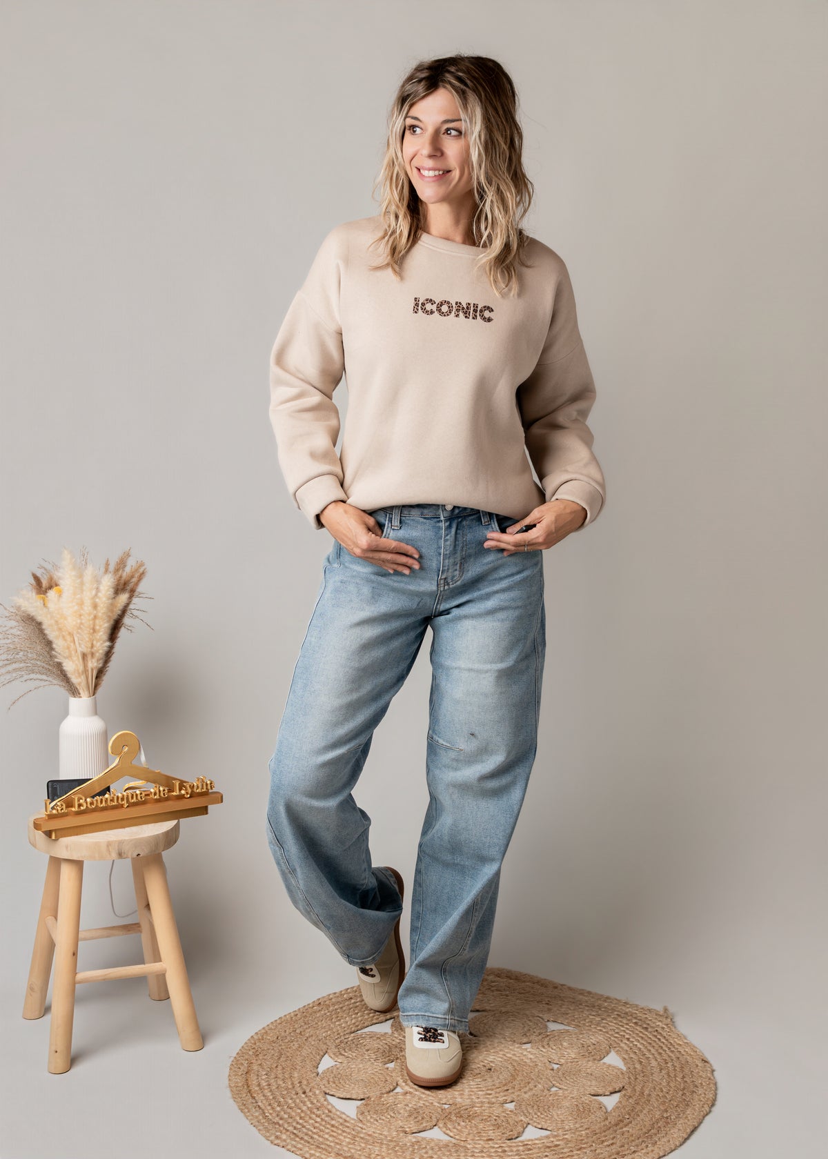 Sweat molletonné beige imprimé dos World Tour Iconic
