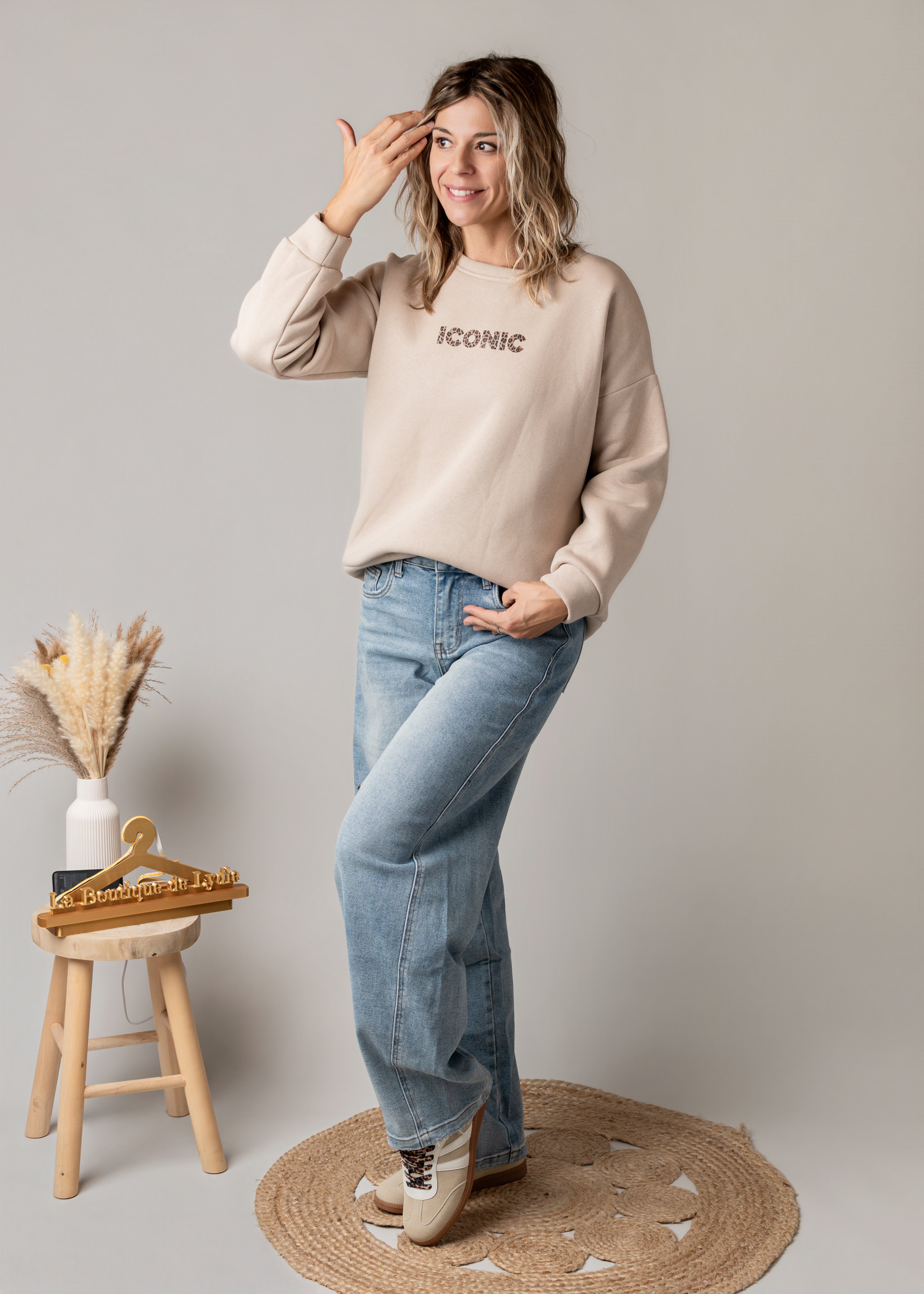 Sweat molletonné beige imprimé dos World Tour Iconic