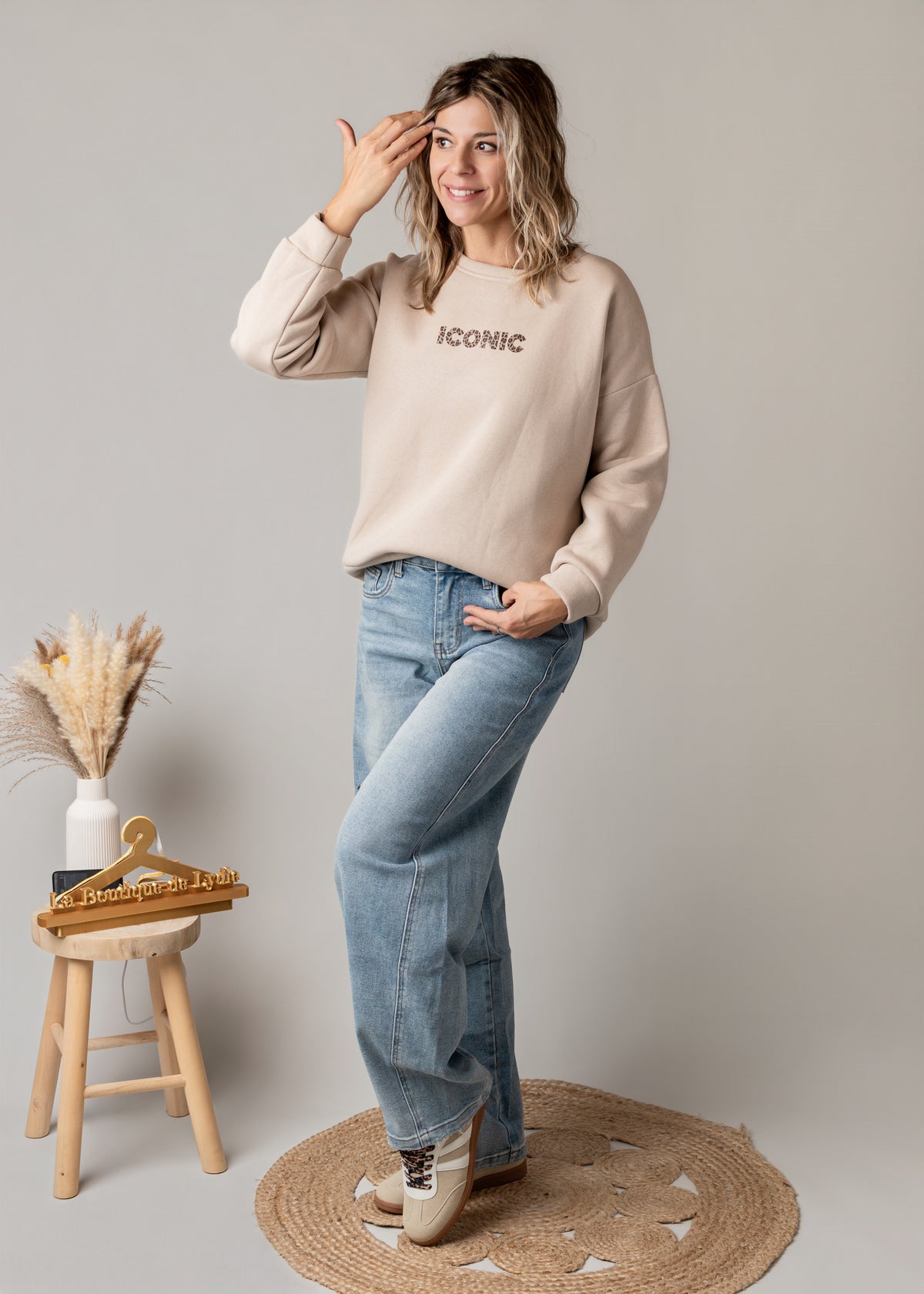 Sweat molletonné beige imprimé dos World Tour Iconic