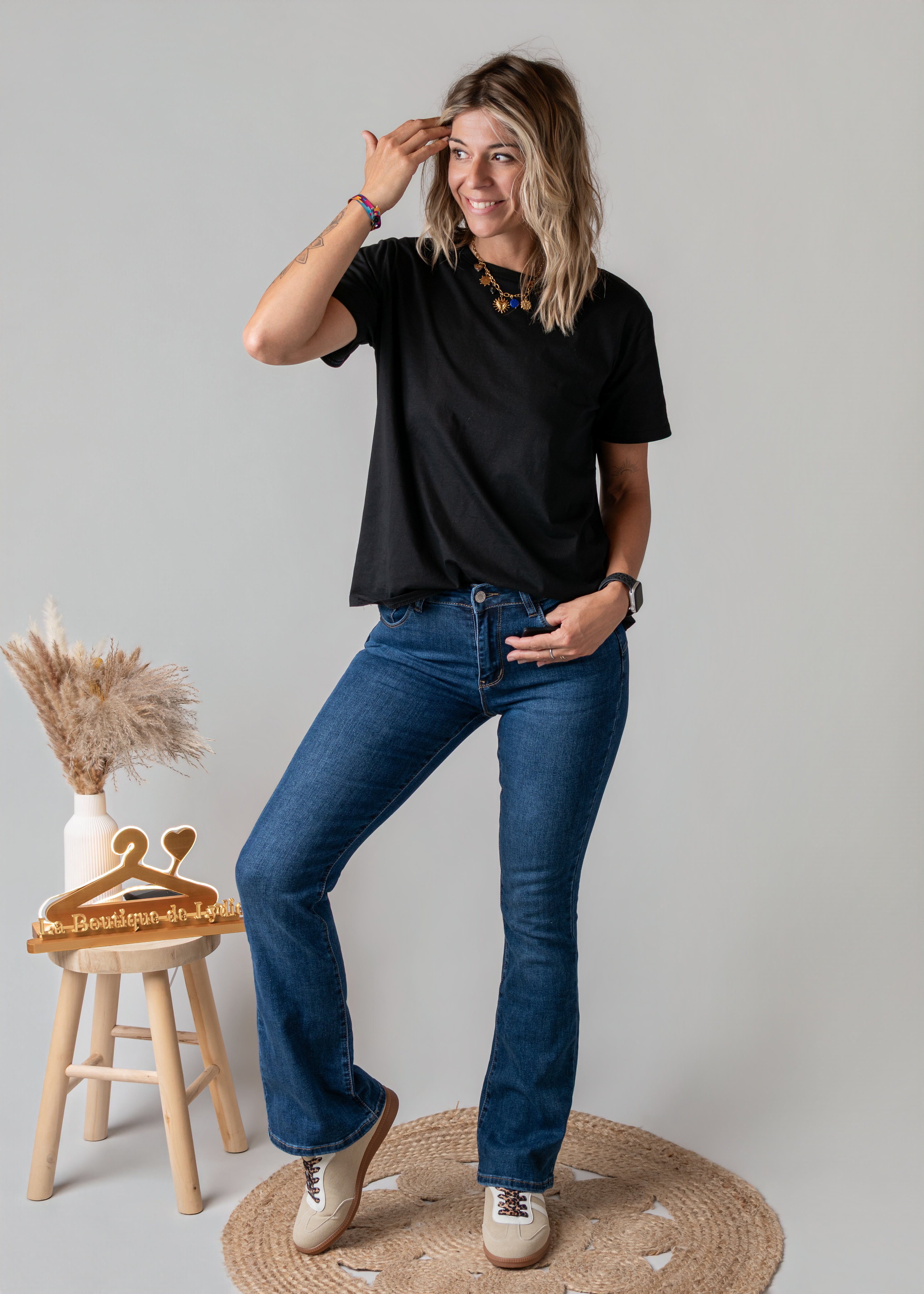 T-shirt noir cœur dentelle 
