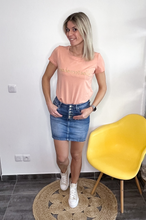 Charger l&#39;image dans la galerie, Jupe en jean avec boutons la boutique de Lydie
