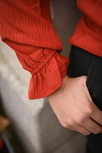 Charger l&#39;image dans la galerie, Blouse avec volant couleur rouille la boutique de lydie
