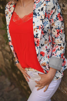 Blazer blanc motif fleuri rouge la boutique de lydie